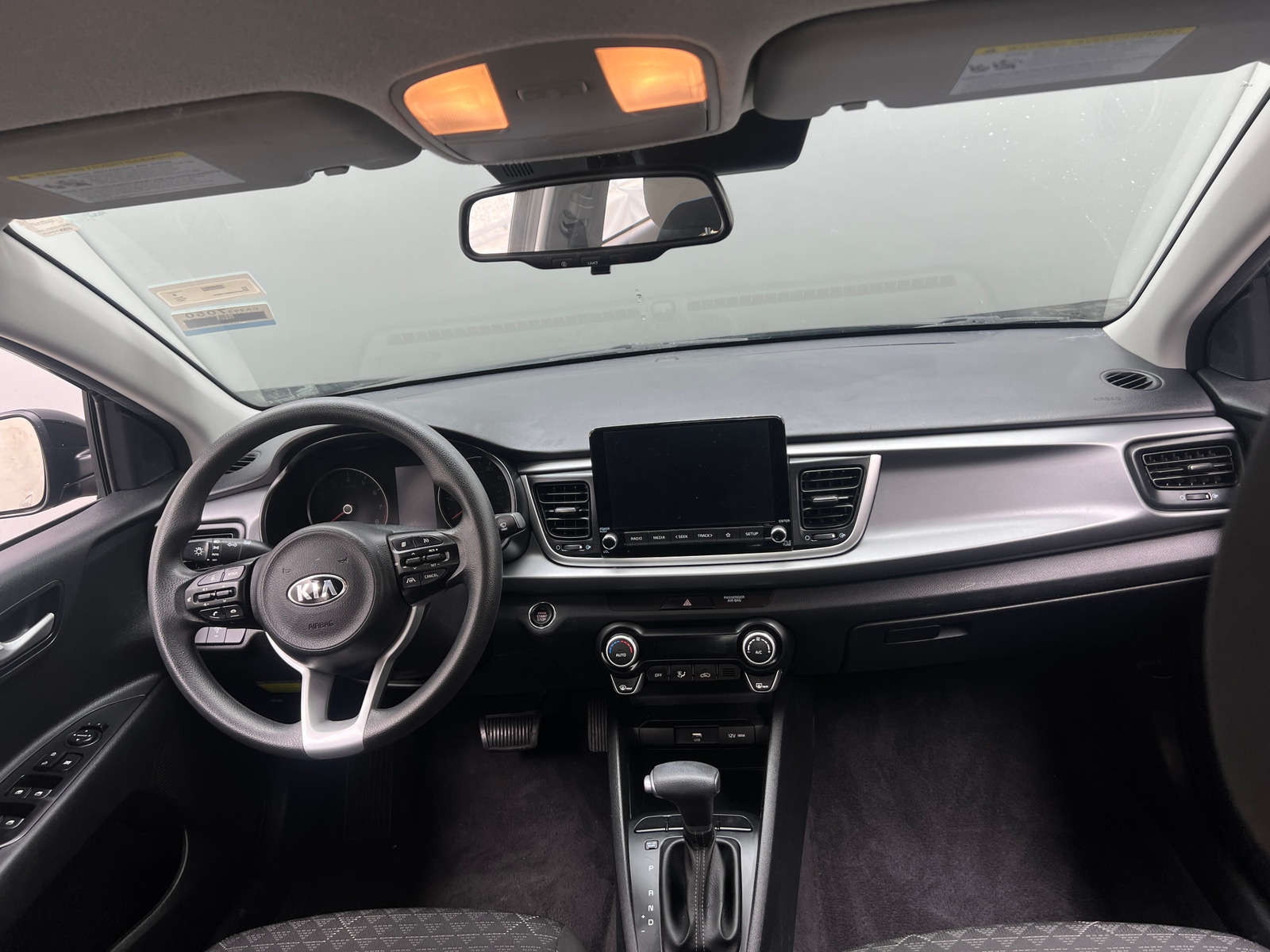 Thumbnail: 2021 Kia Rio - 3