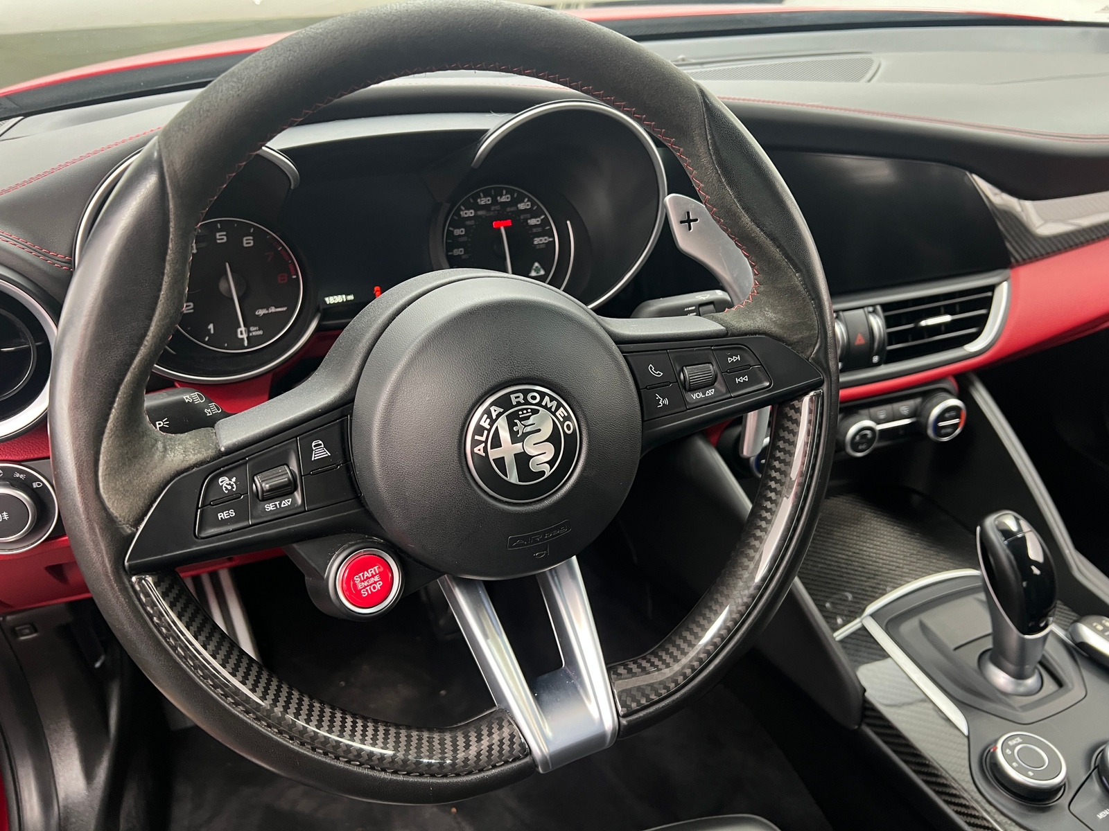 Thumbnail: 2018 Alfa Romeo Giulia - 4