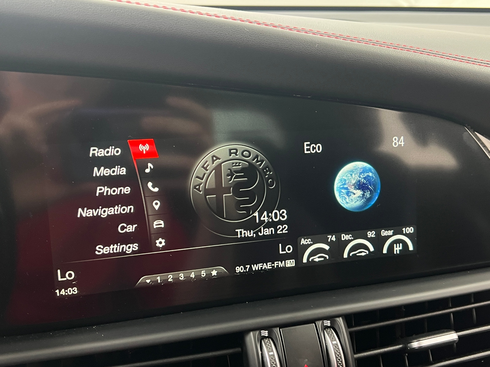 Thumbnail: 2018 Alfa Romeo Giulia - 3