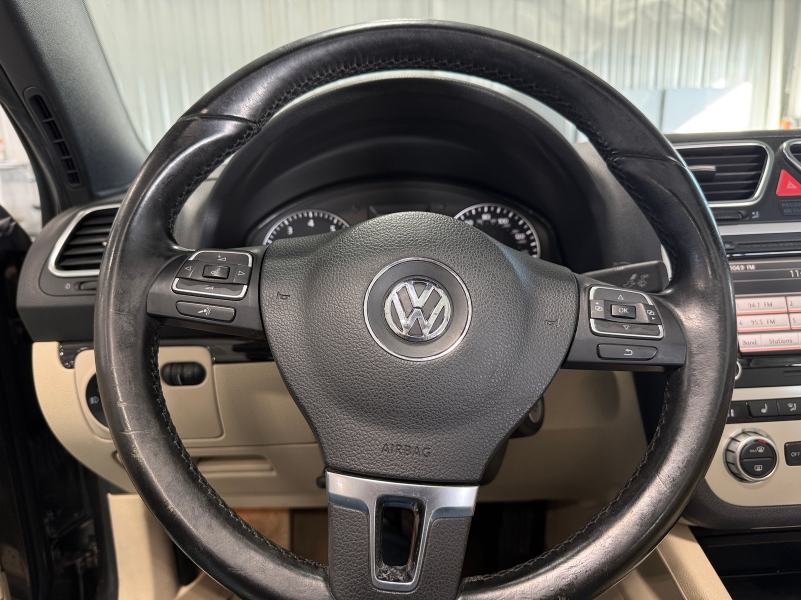 Thumbnail: 2014 Volkswagen Eos - 4