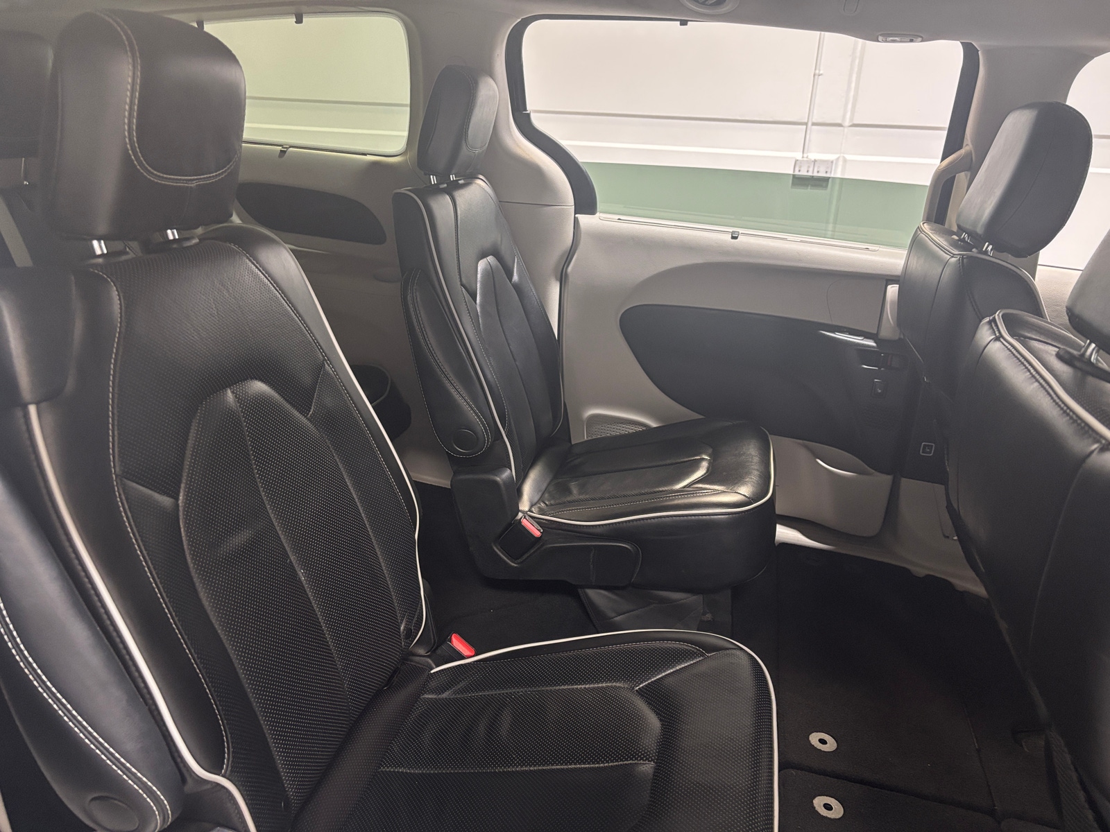 Thumbnail: 2023 Chrysler Pacifica - 5