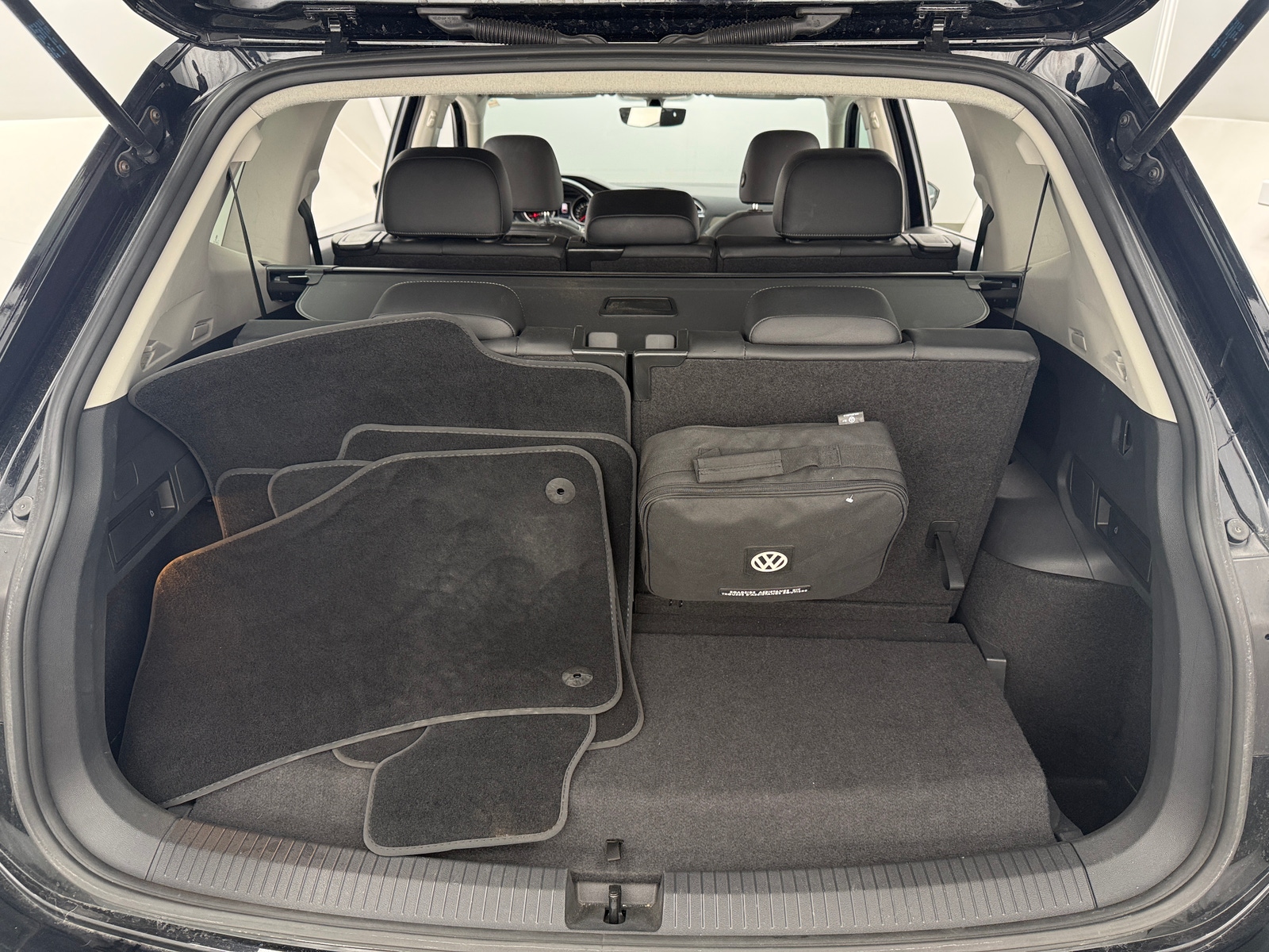 Thumbnail: 2019 Volkswagen Tiguan - 6