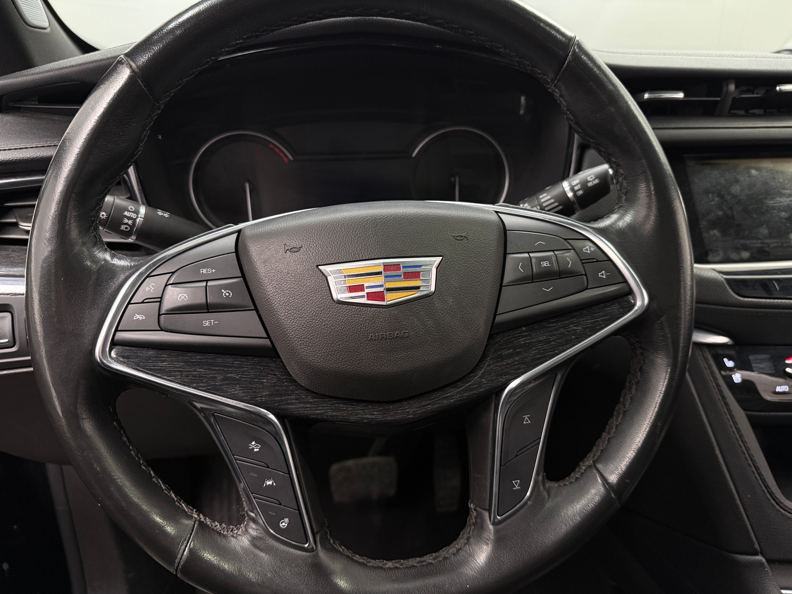 Thumbnail: 2023 Cadillac XT5 - 4