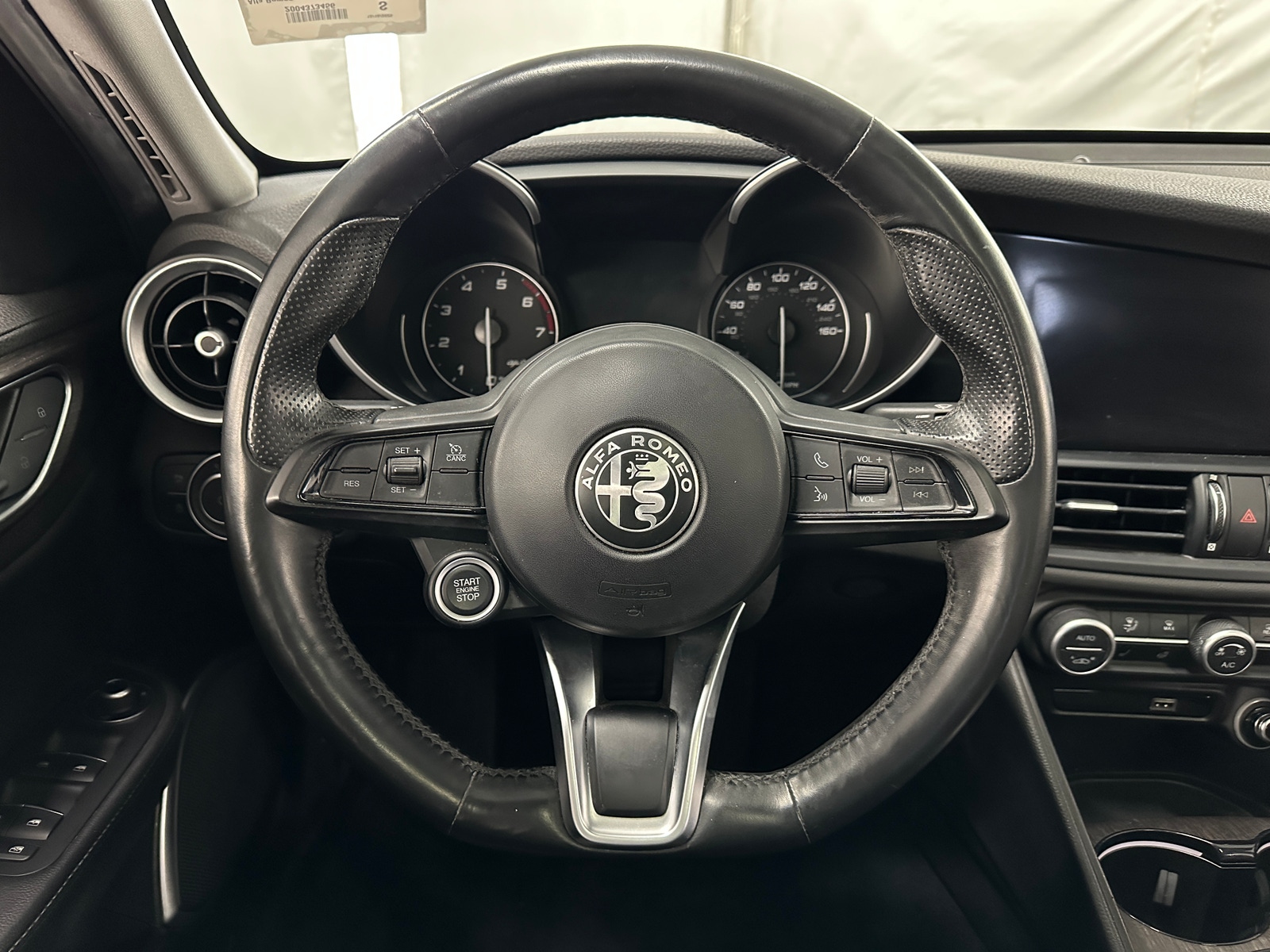 Thumbnail: 2020 Alfa Romeo Giulia - 4