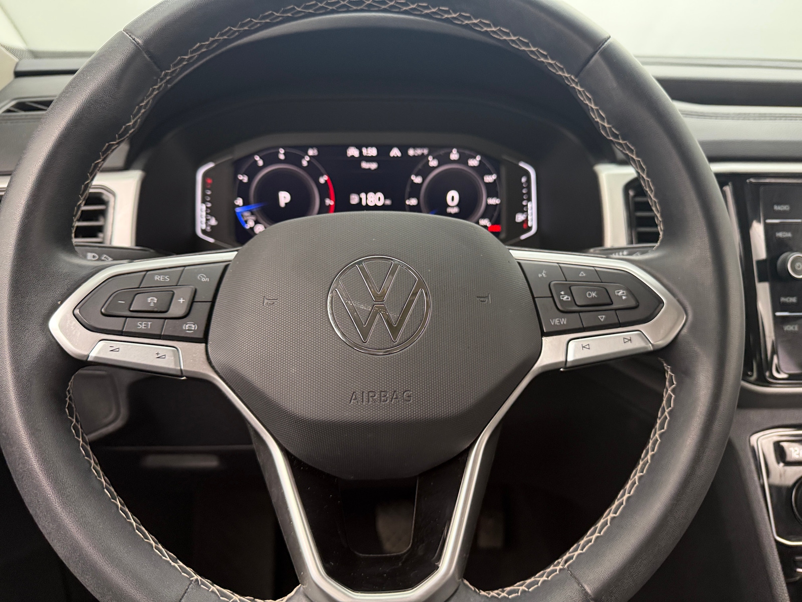 Thumbnail: 2023 Volkswagen Atlas - 4