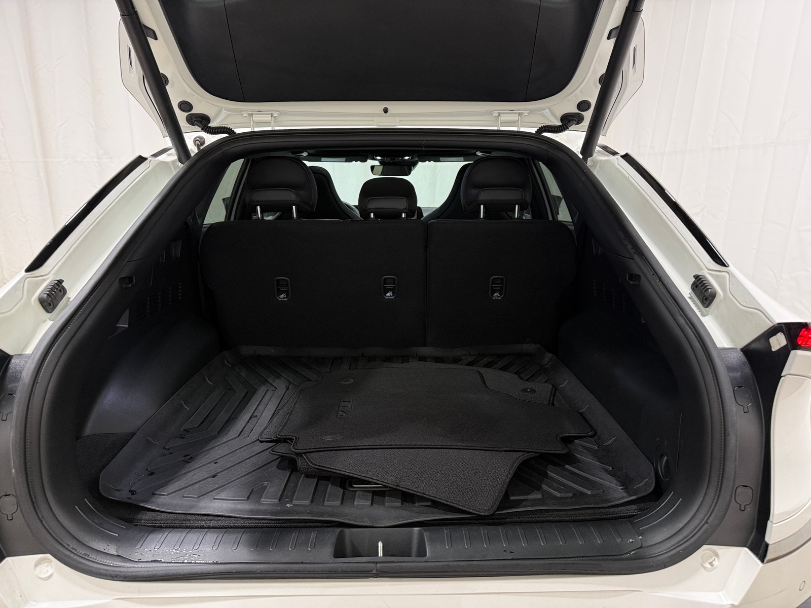 Thumbnail: 2023 Kia EV6 - 7