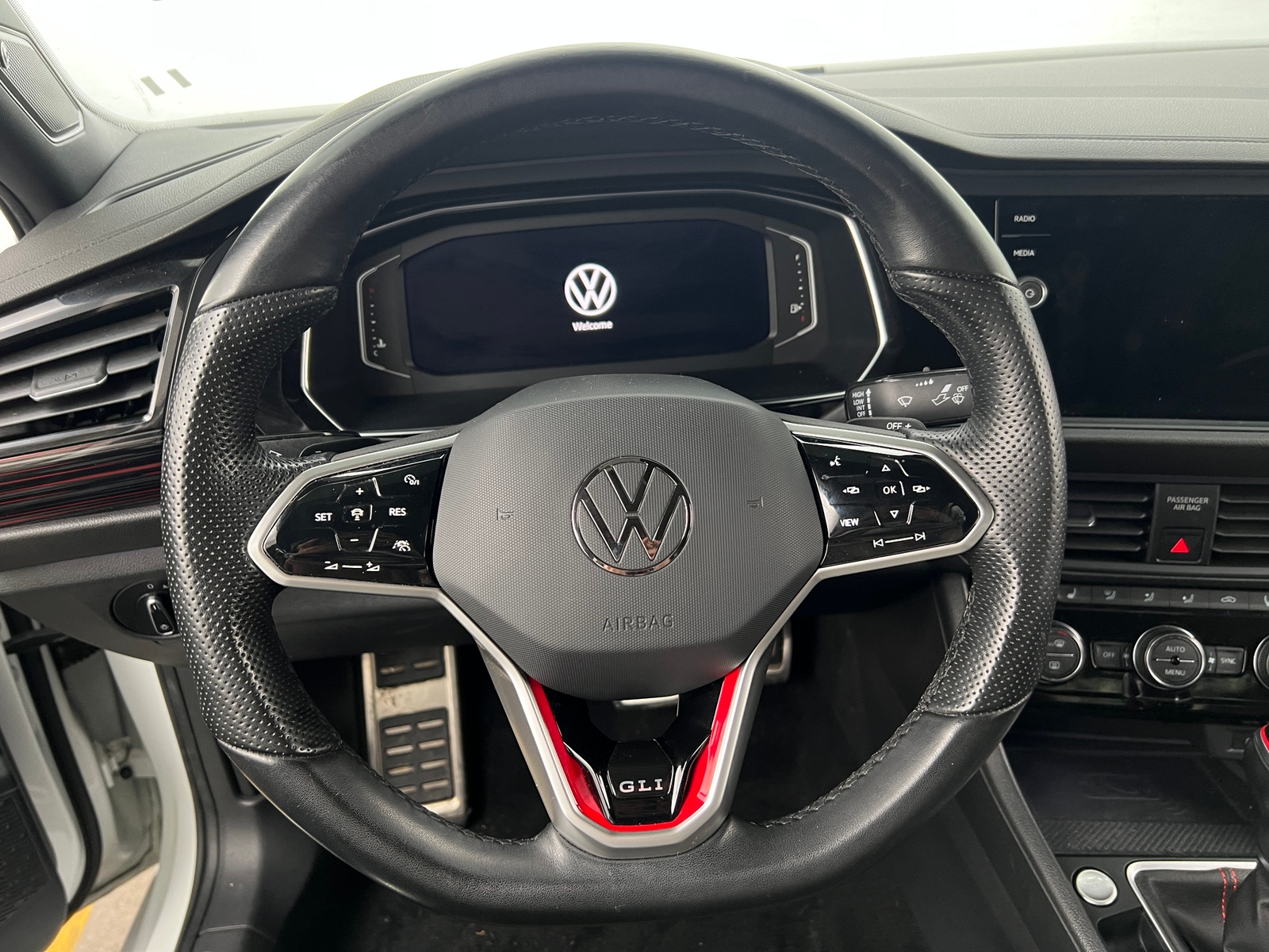 Thumbnail: 2023 Volkswagen Jetta - 4