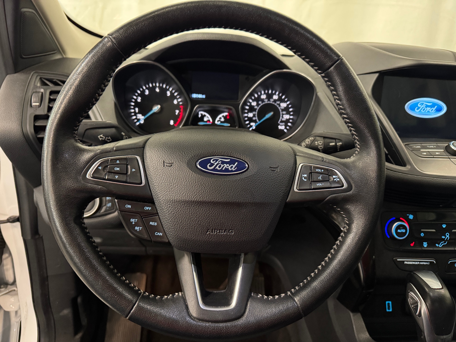 Thumbnail: 2019 Ford Escape - 4