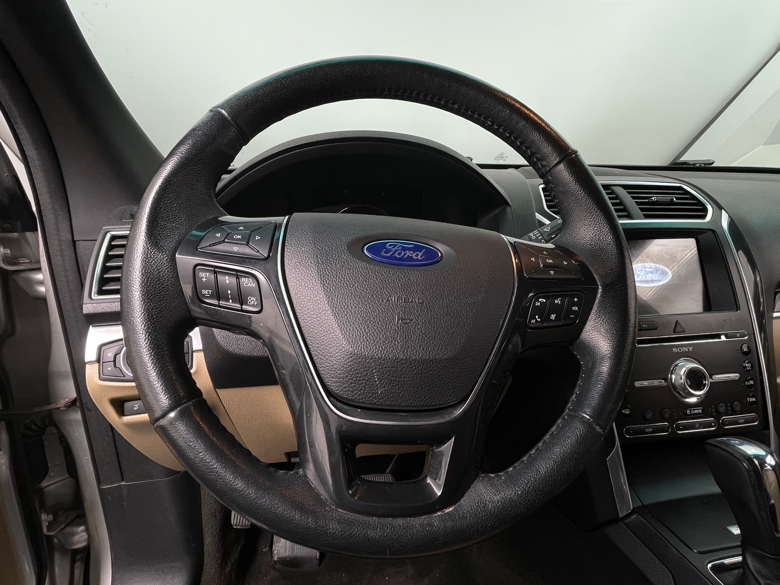 Thumbnail: 2017 Ford Explorer - 4