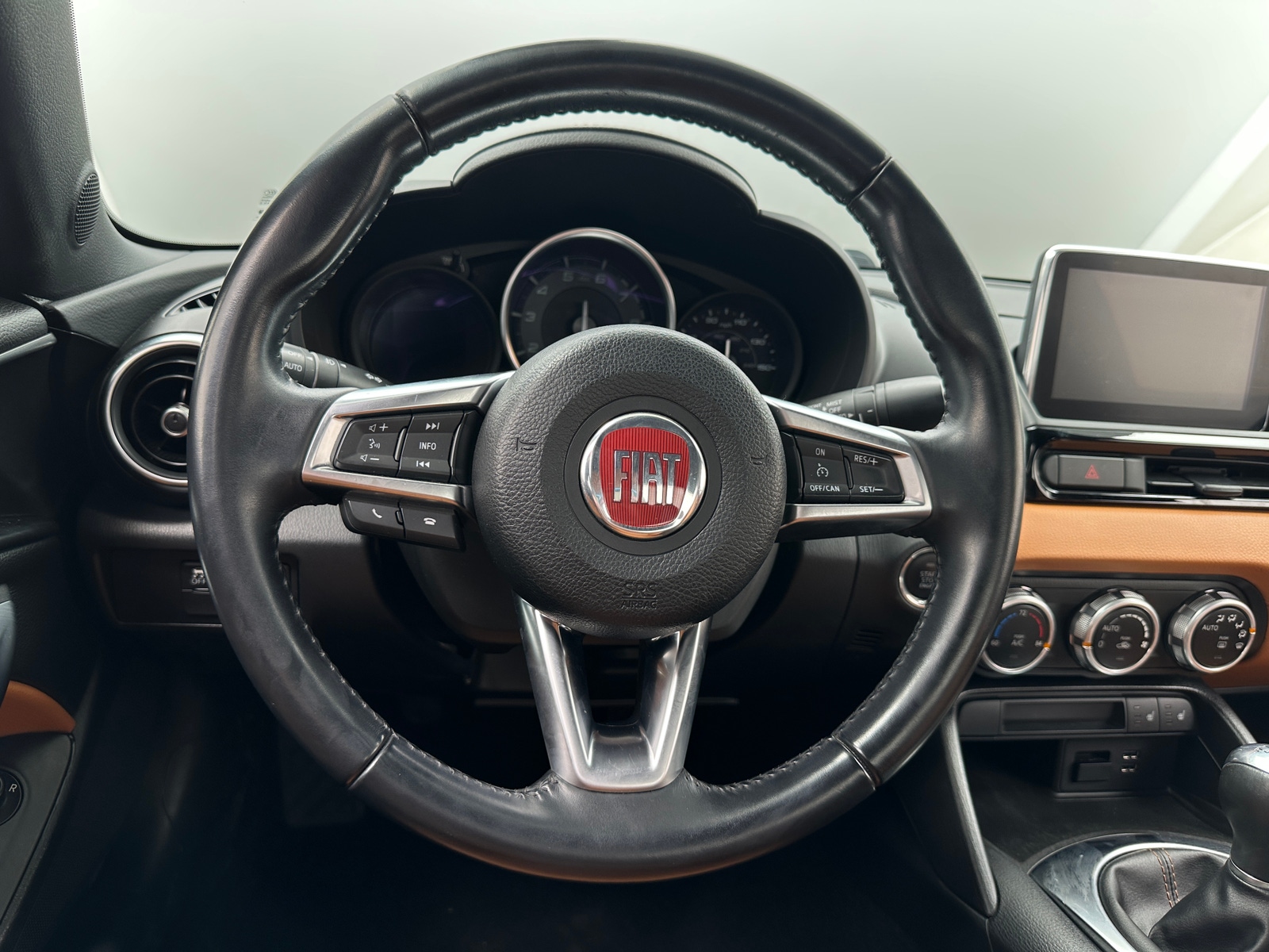 Thumbnail: 2018 Fiat 124 Spider - 3