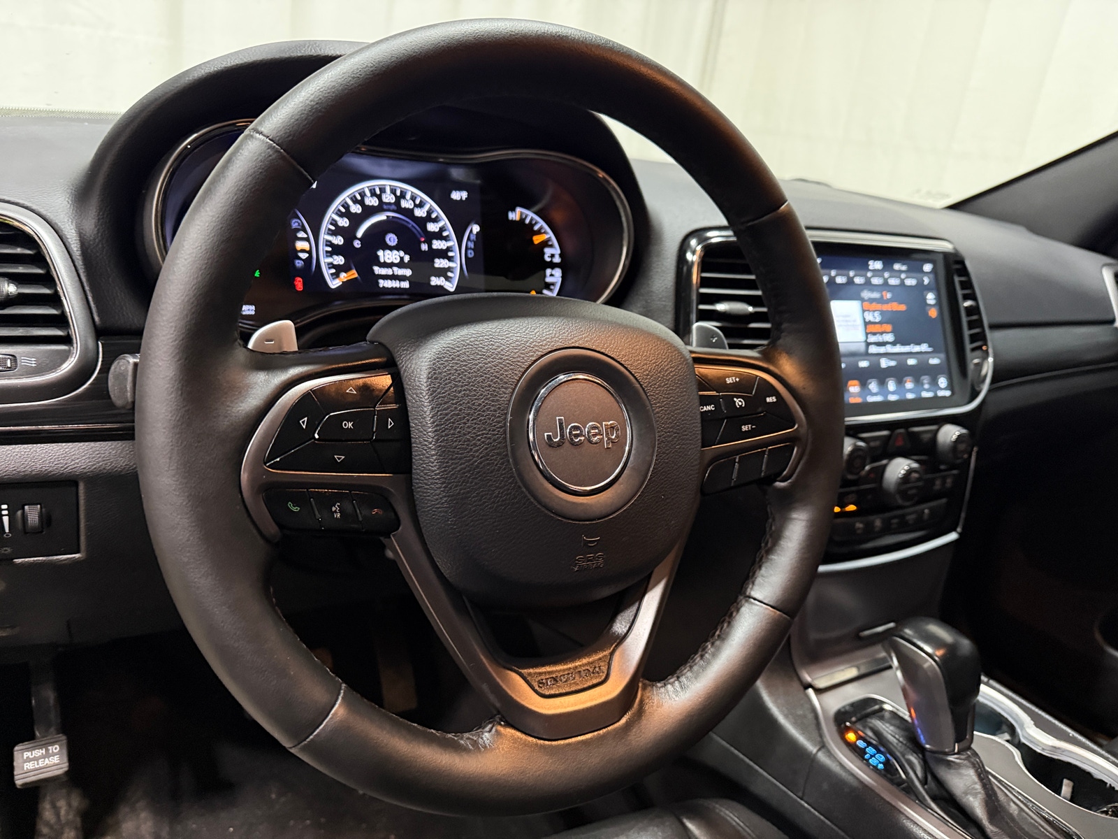 Thumbnail: 2020 Jeep Grand Cherokee - 4