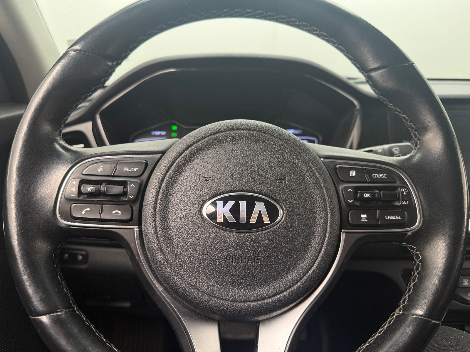 Thumbnail: 2020 Kia Niro - 4