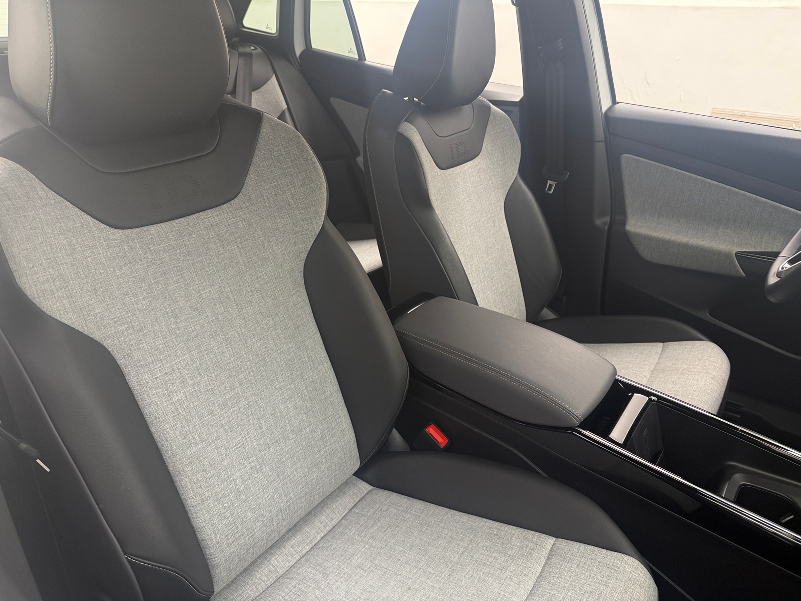 Thumbnail: 2023 Volkswagen ID.4 - 2