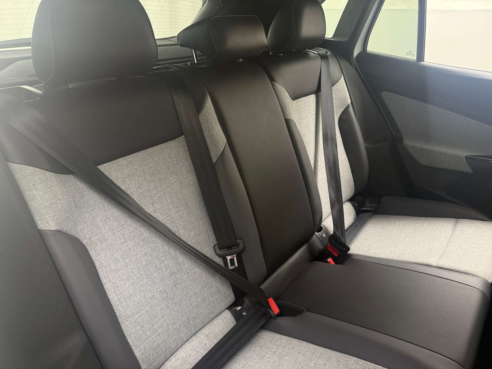 Thumbnail: 2023 Volkswagen ID.4 - 6