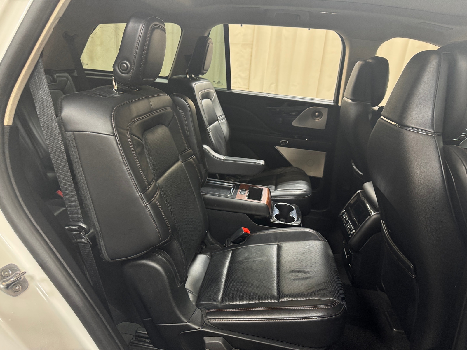 Thumbnail: 2020 Lincoln Aviator - 5