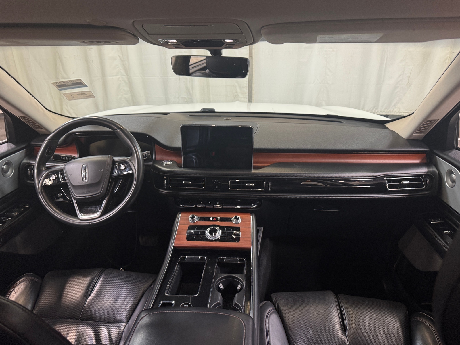 Thumbnail: 2020 Lincoln Aviator - 2