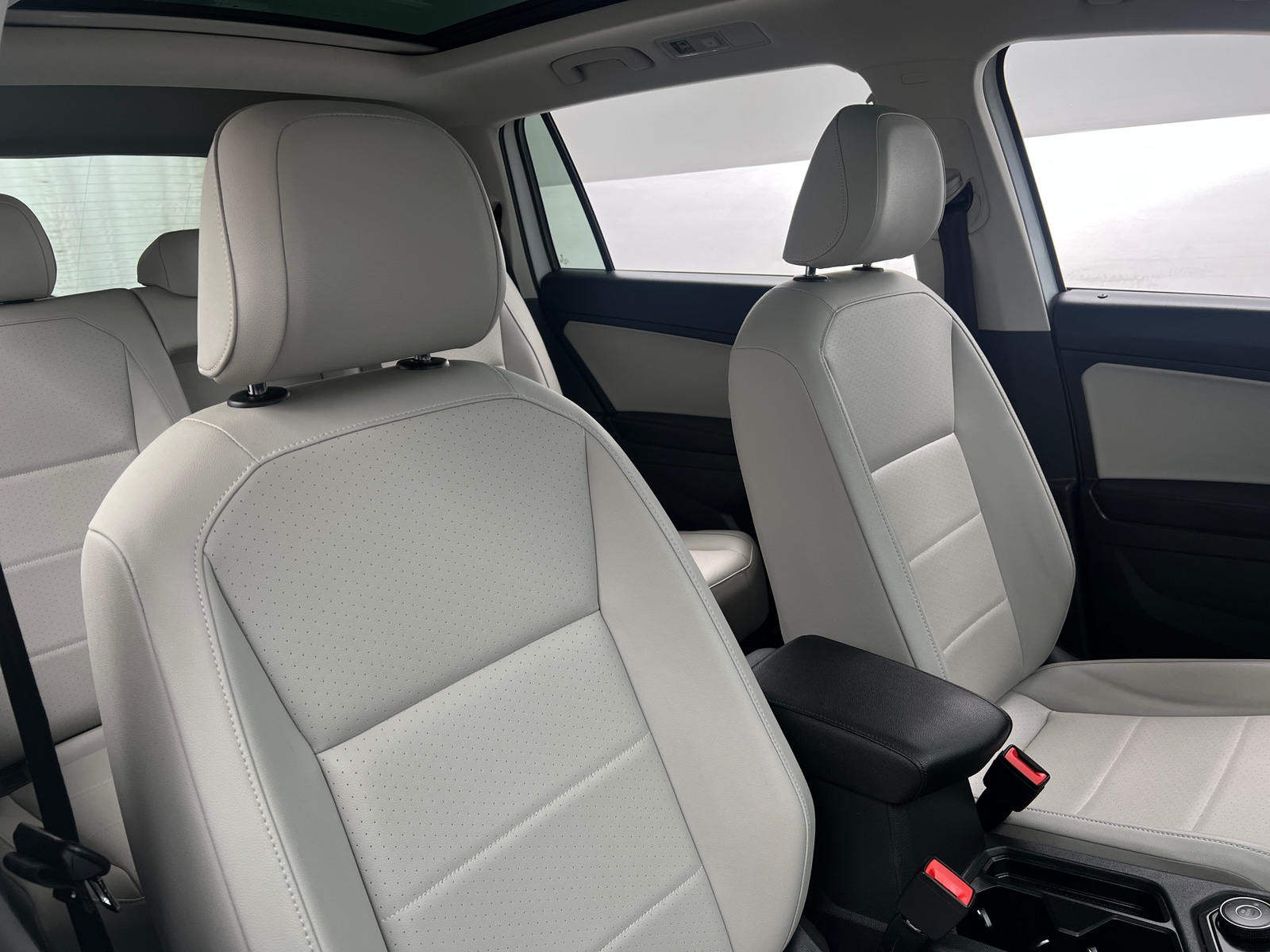 Thumbnail: 2020 Volkswagen Tiguan - 2