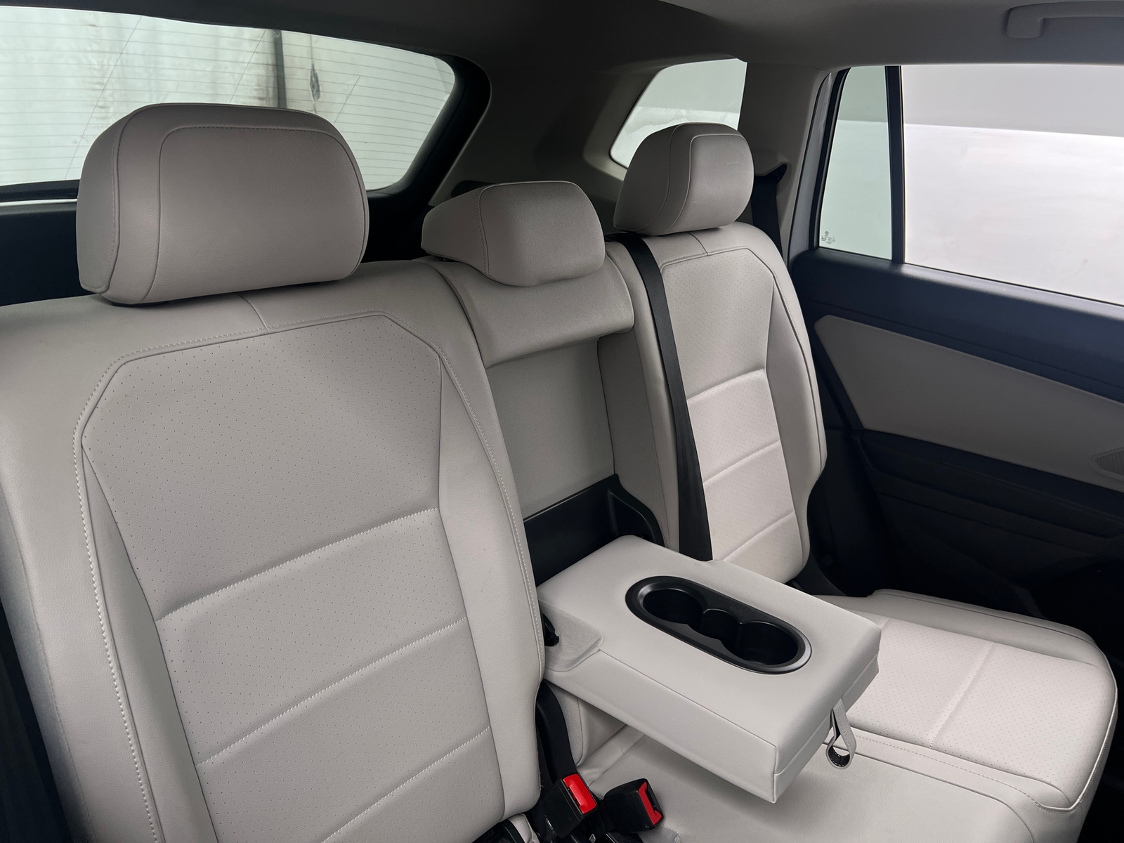 Thumbnail: 2020 Volkswagen Tiguan - 6