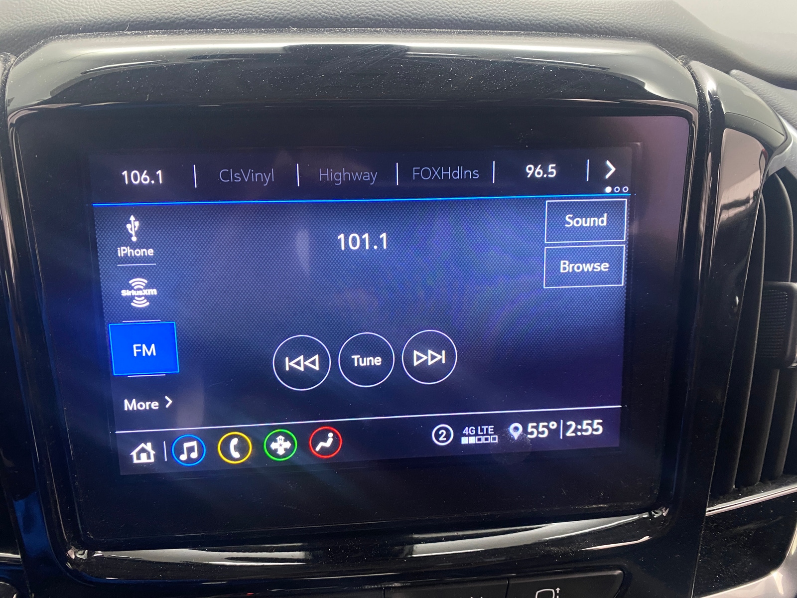 Thumbnail: 2021 Chevrolet Traverse - 4