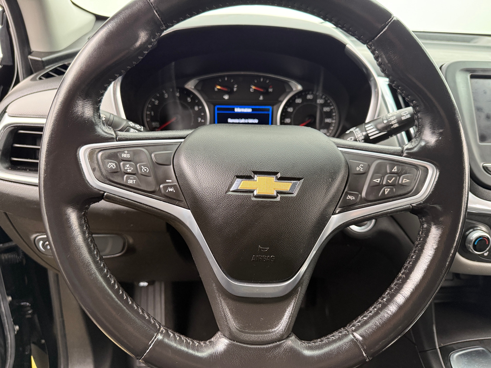 Thumbnail: 2022 Chevrolet Equinox - 5