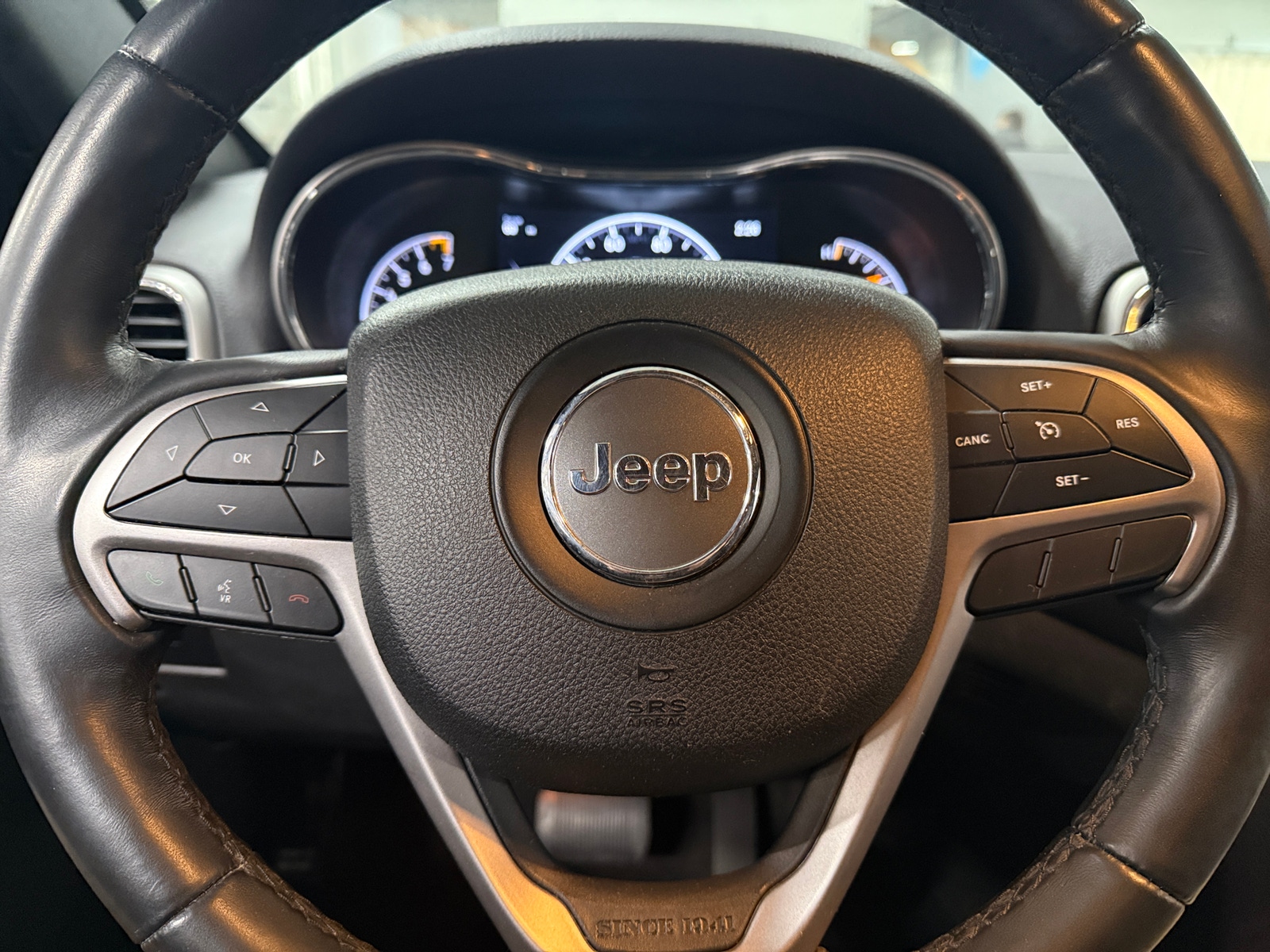 Thumbnail: 2018 Jeep Grand Cherokee - 5