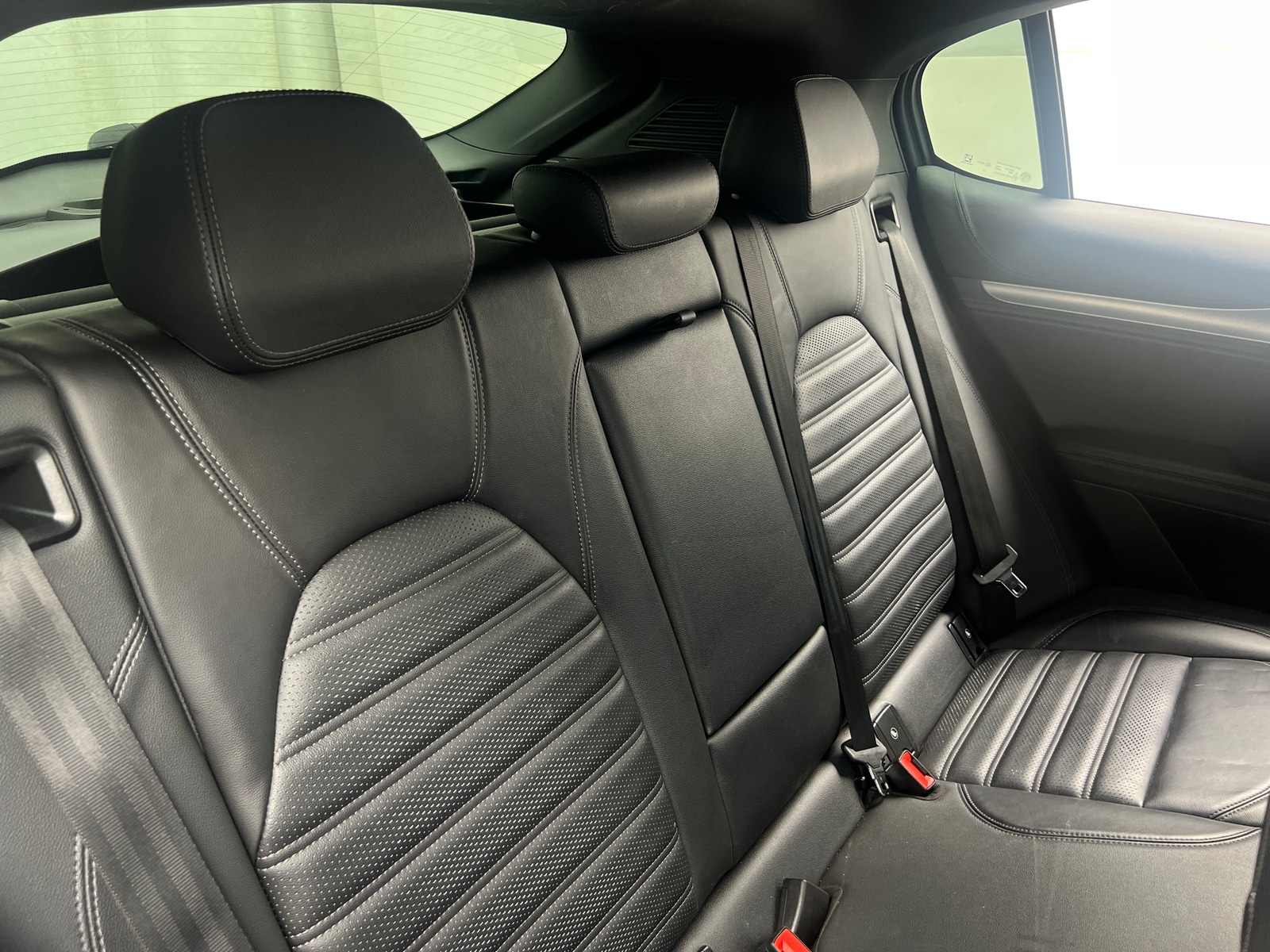 Thumbnail: 2022 Alfa Romeo Stelvio - 5