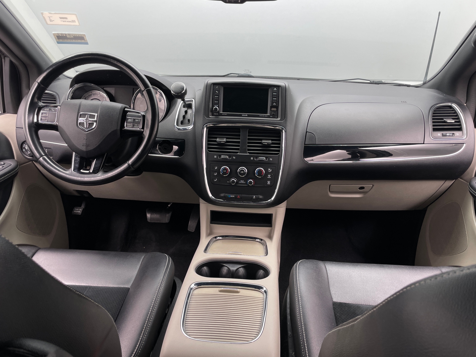 Thumbnail: 2018 Dodge Grand Caravan - 3