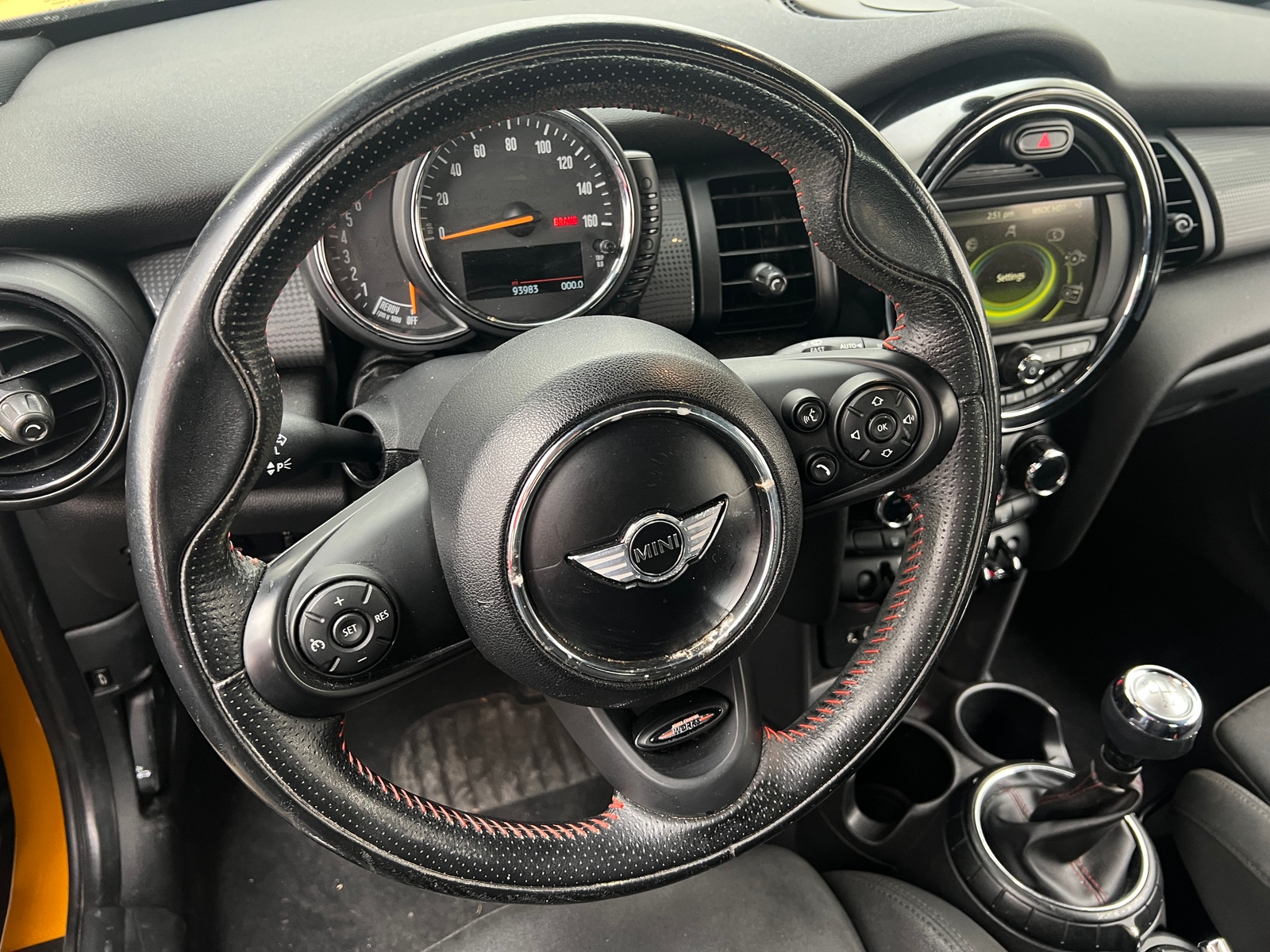 Thumbnail: 2015 MINI Cooper Hardtop - 4