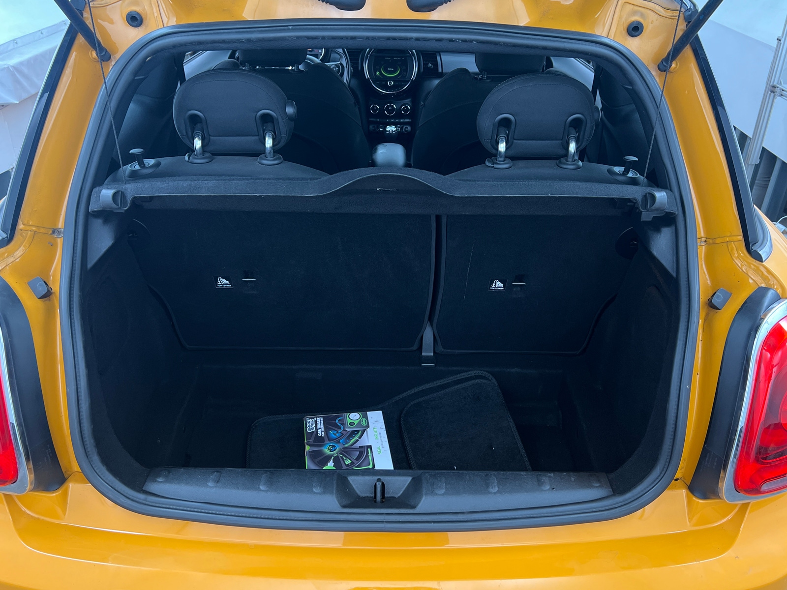 Thumbnail: 2015 MINI Cooper Hardtop - 6