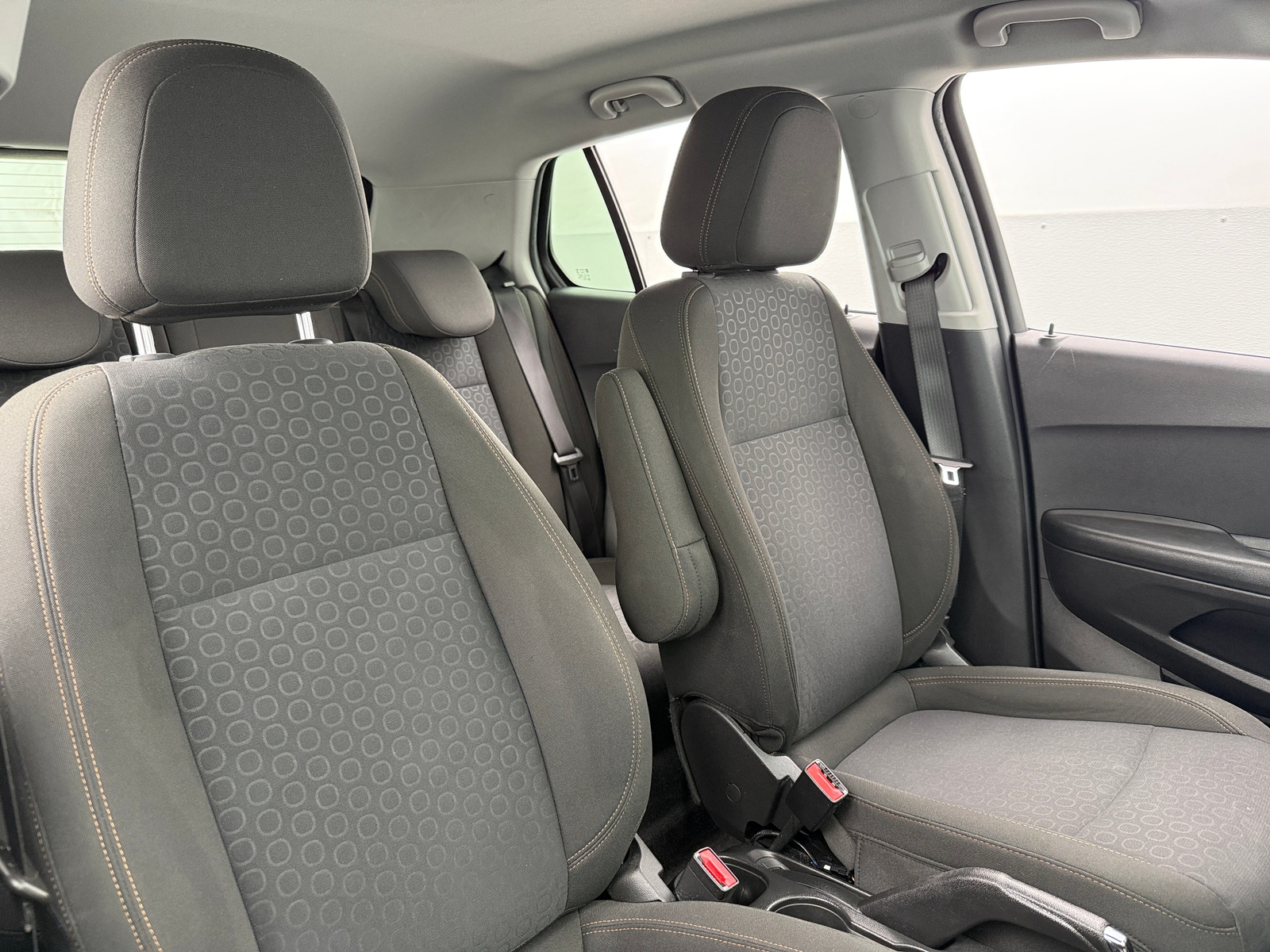 Thumbnail: 2022 Chevrolet Trax - 2