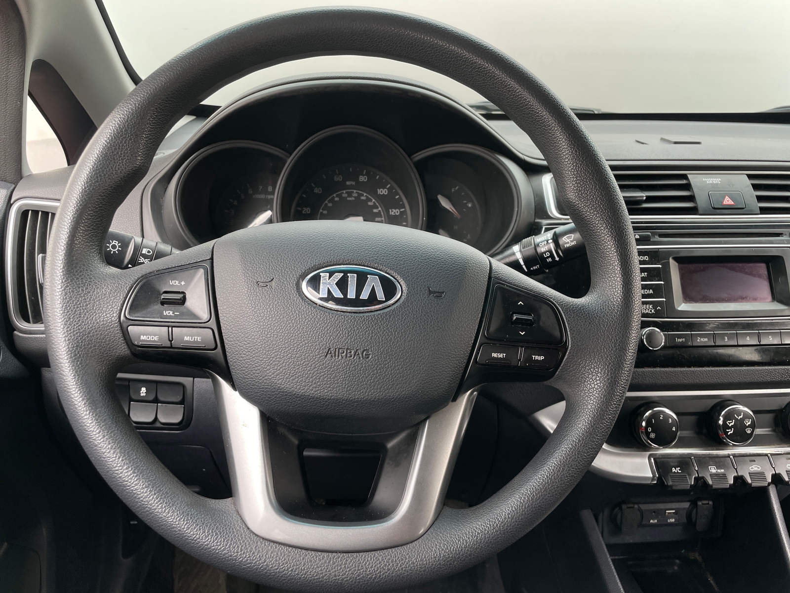 Thumbnail: 2017 Kia Rio - 5