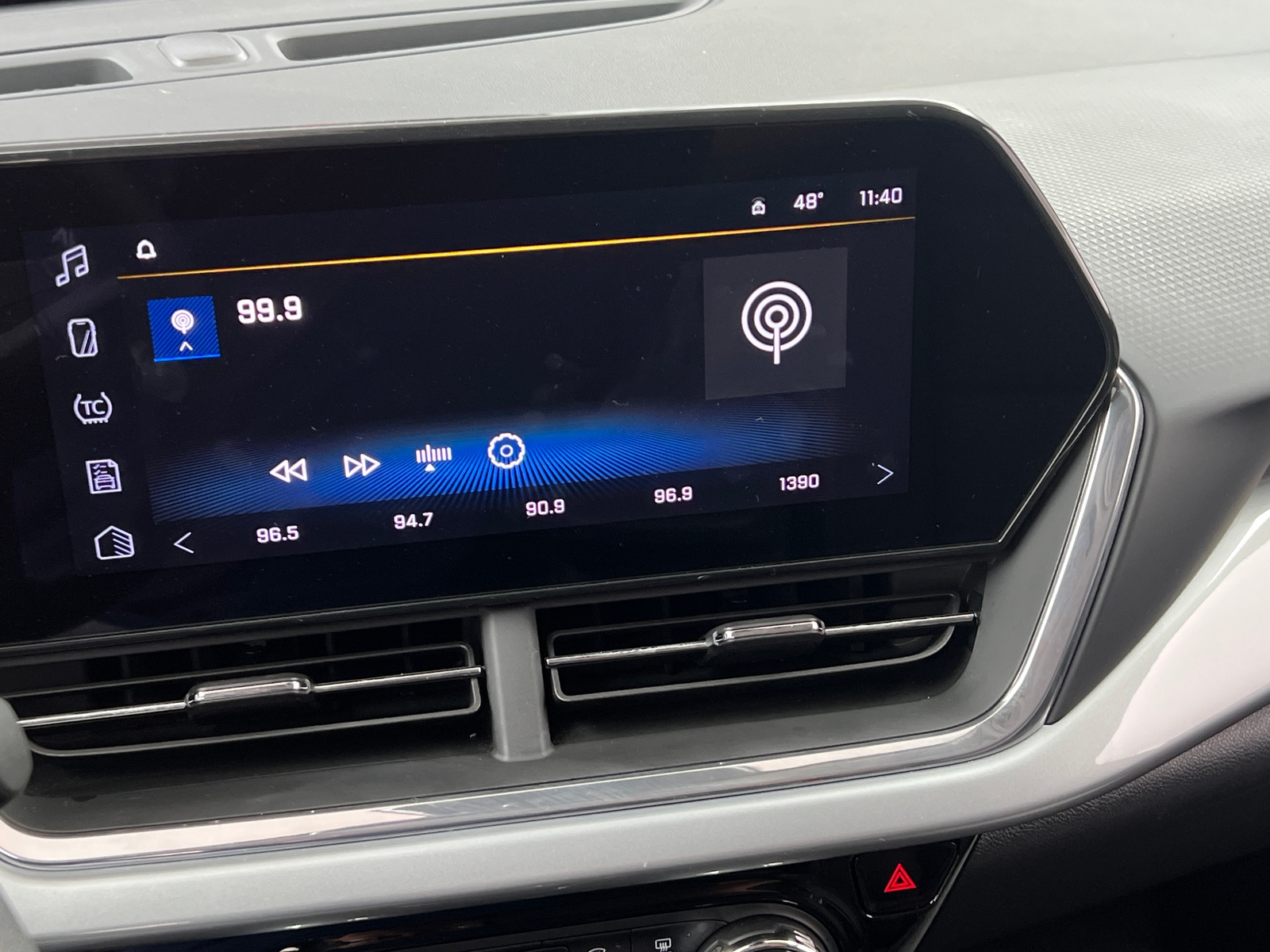 Thumbnail: 2025 Chevrolet Trax - 4