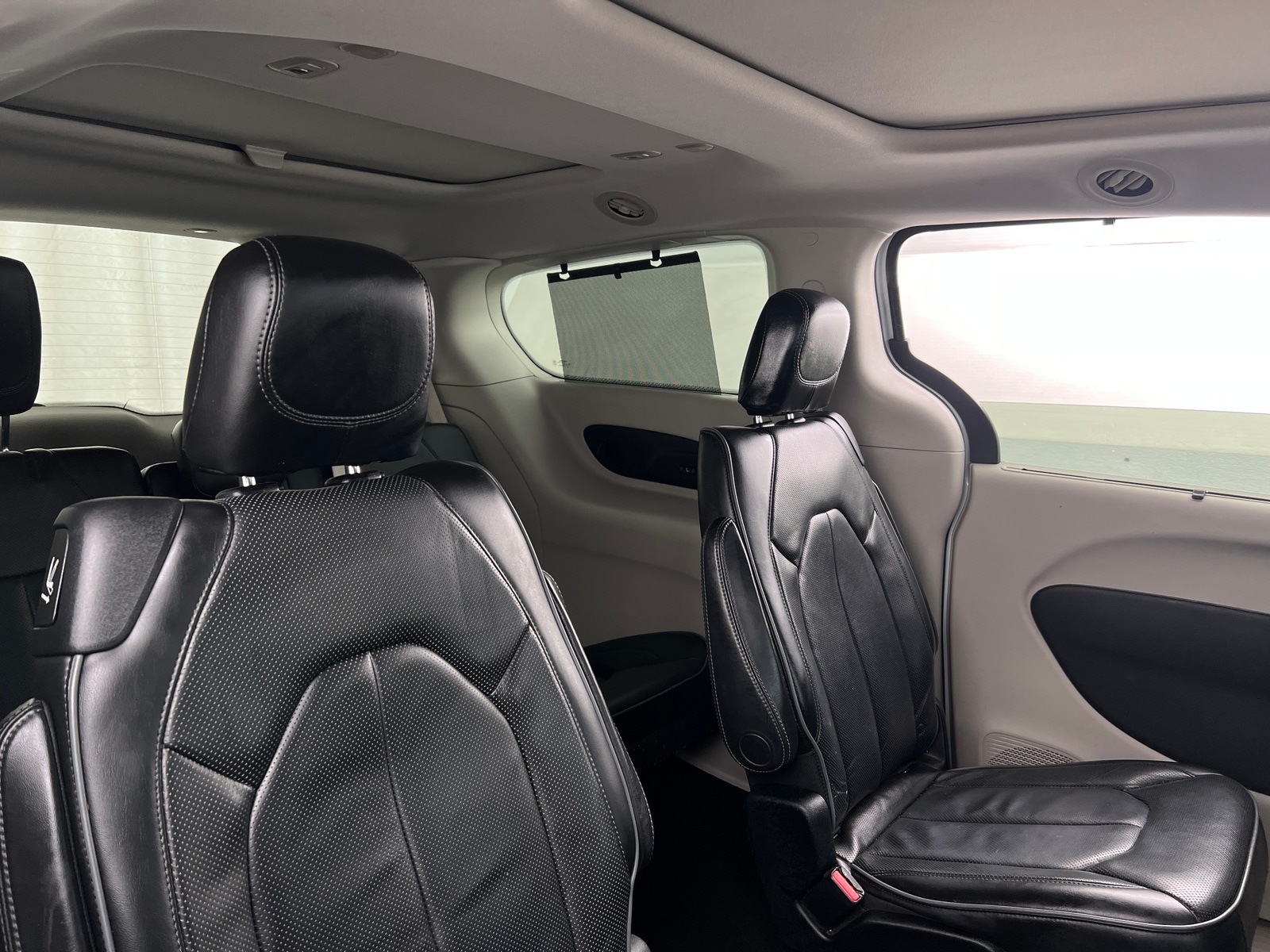 Thumbnail: 2017 Chrysler Pacifica - 5