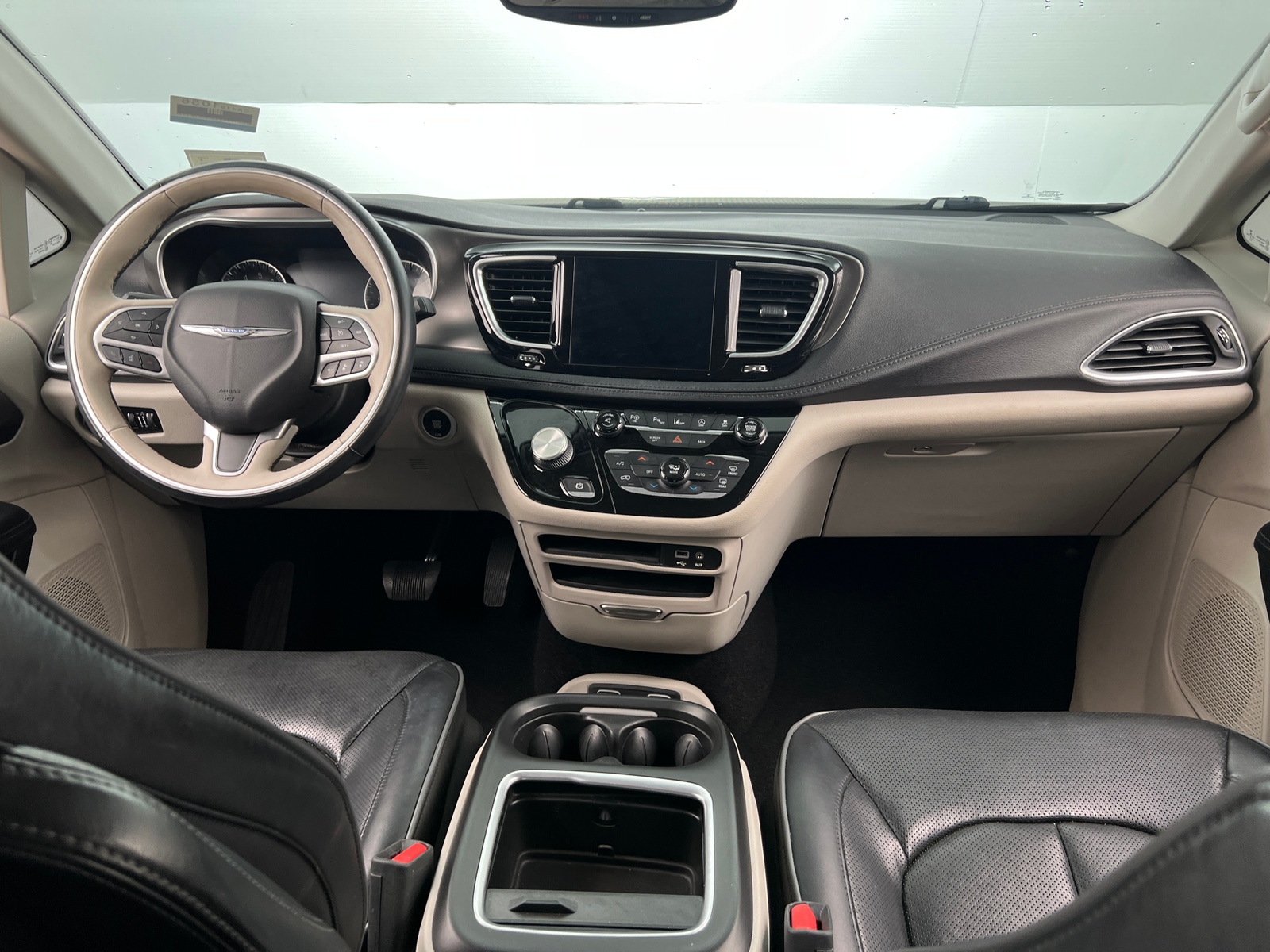 Thumbnail: 2017 Chrysler Pacifica - 2