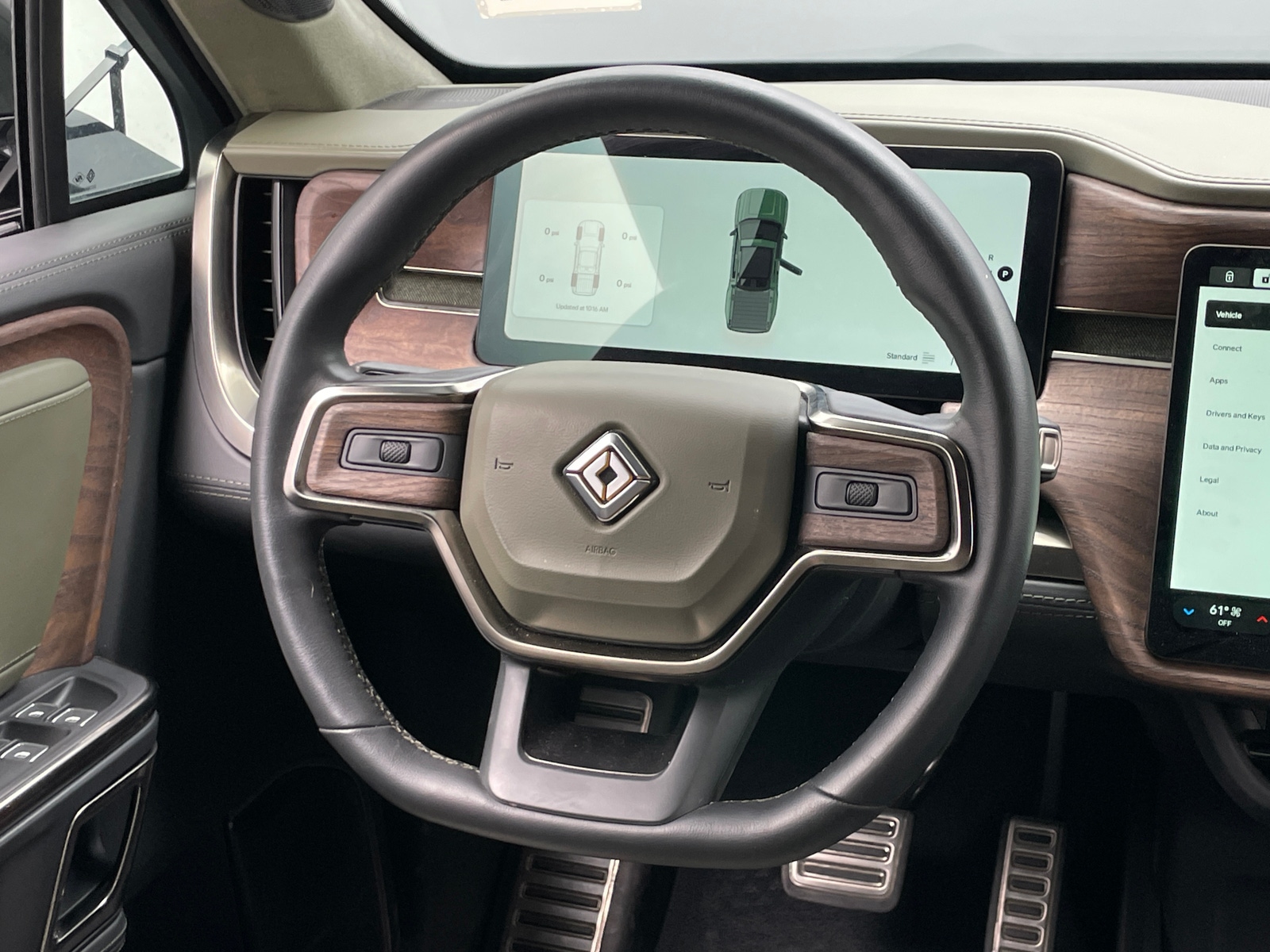 Thumbnail: 2022 Rivian R1T - 4