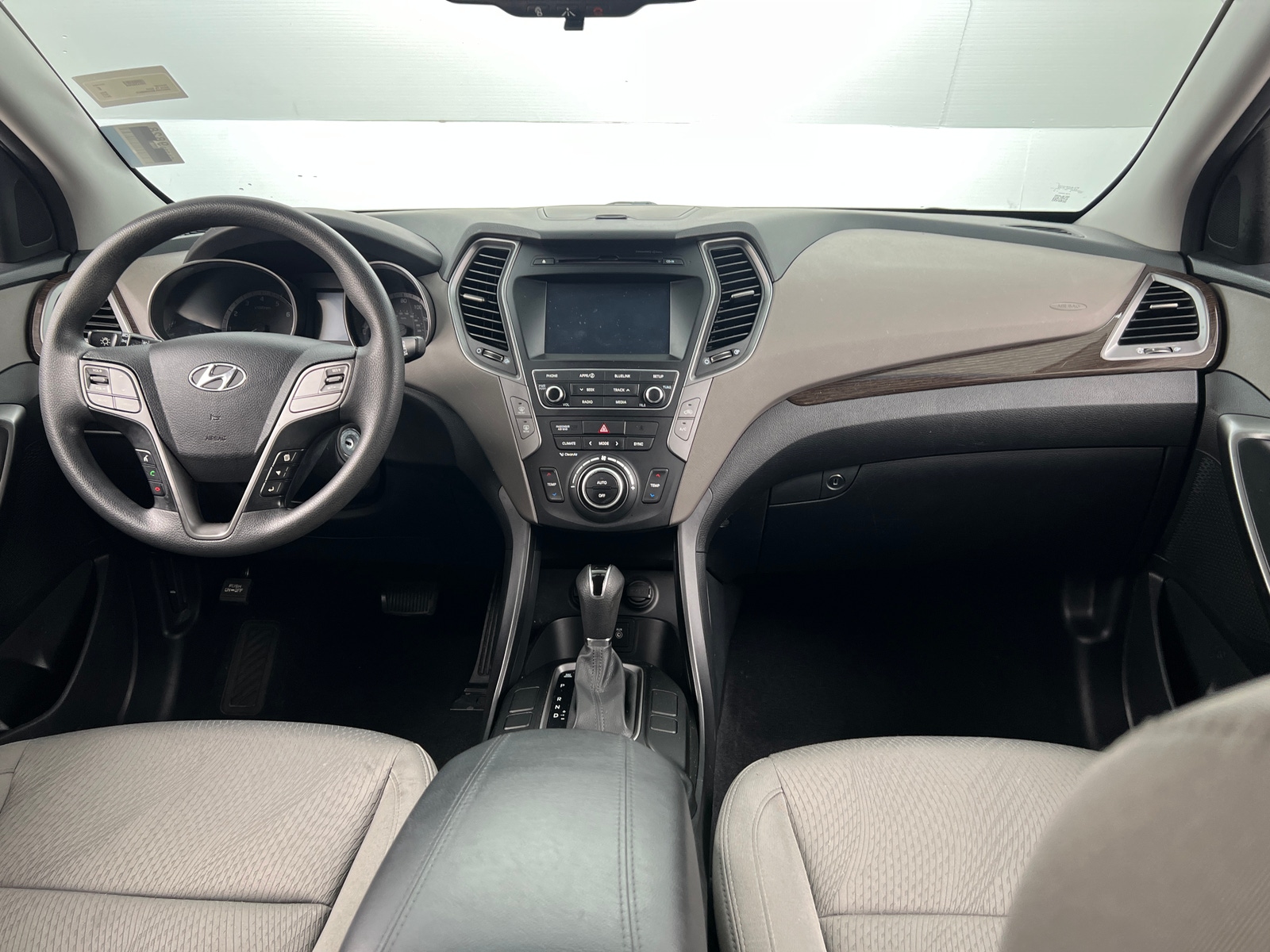 Thumbnail: 2017 Hyundai Santa Fe - 3