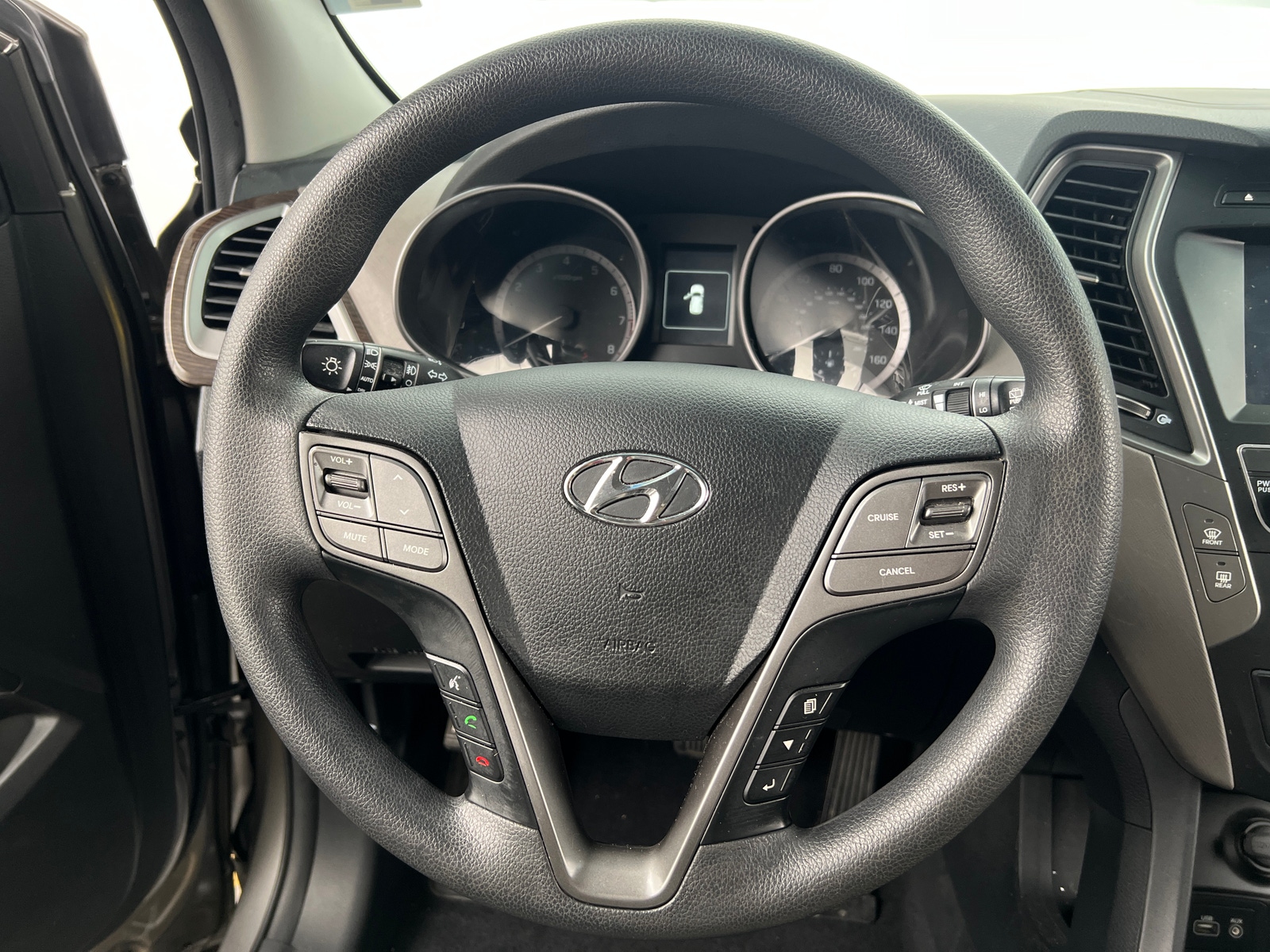 Thumbnail: 2017 Hyundai Santa Fe - 5