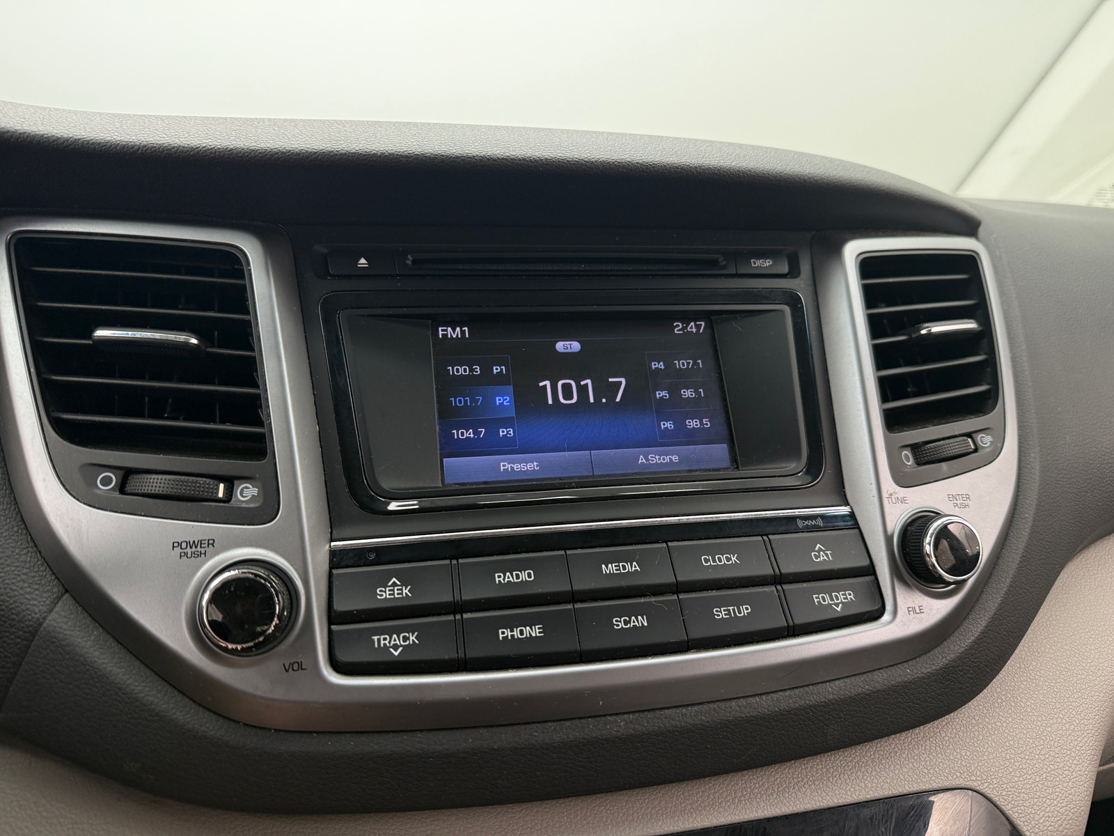 Thumbnail: 2016 Hyundai Tucson - 4