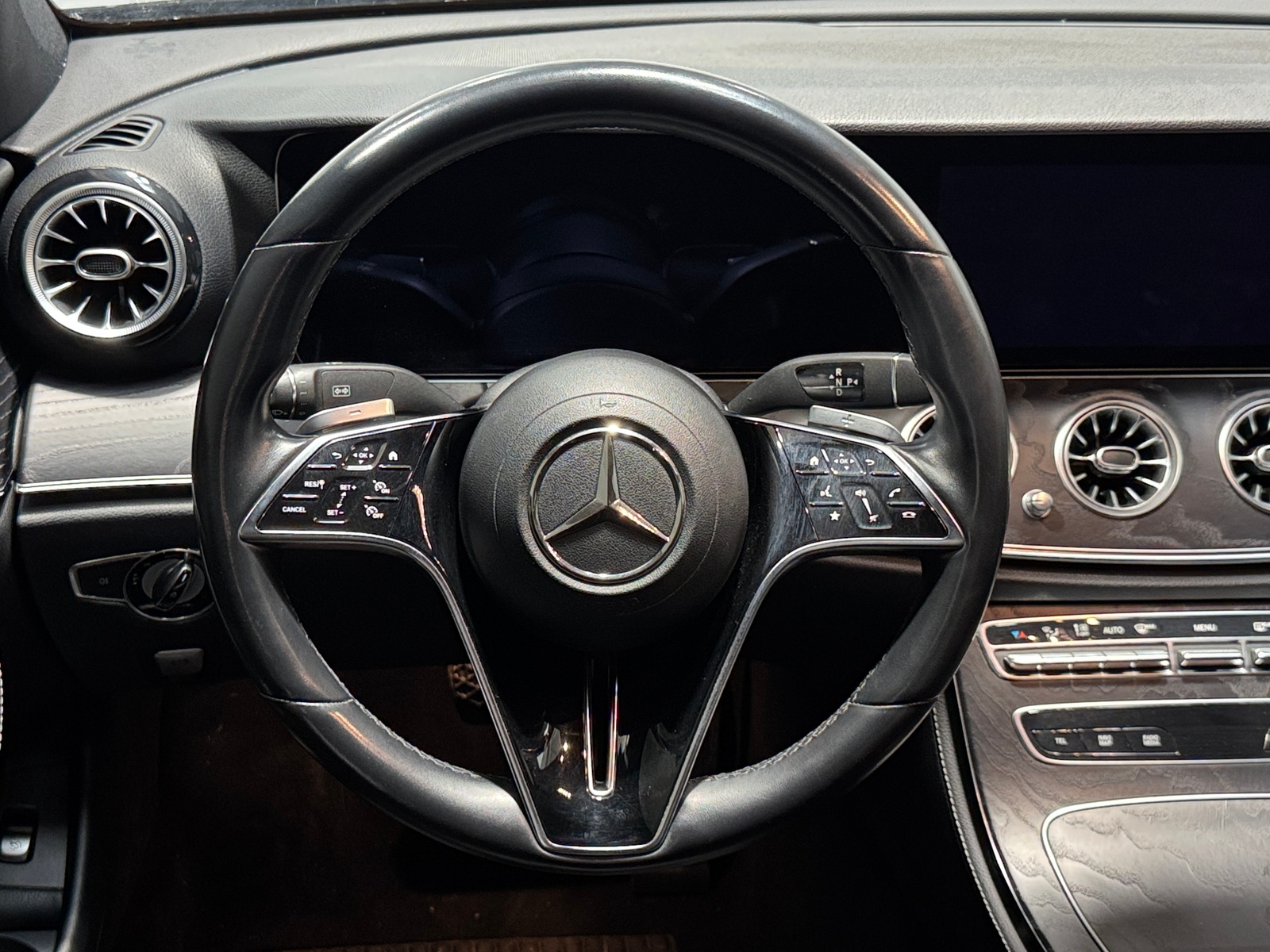 Thumbnail: 2021 Mercedes-Benz E-Class - 4