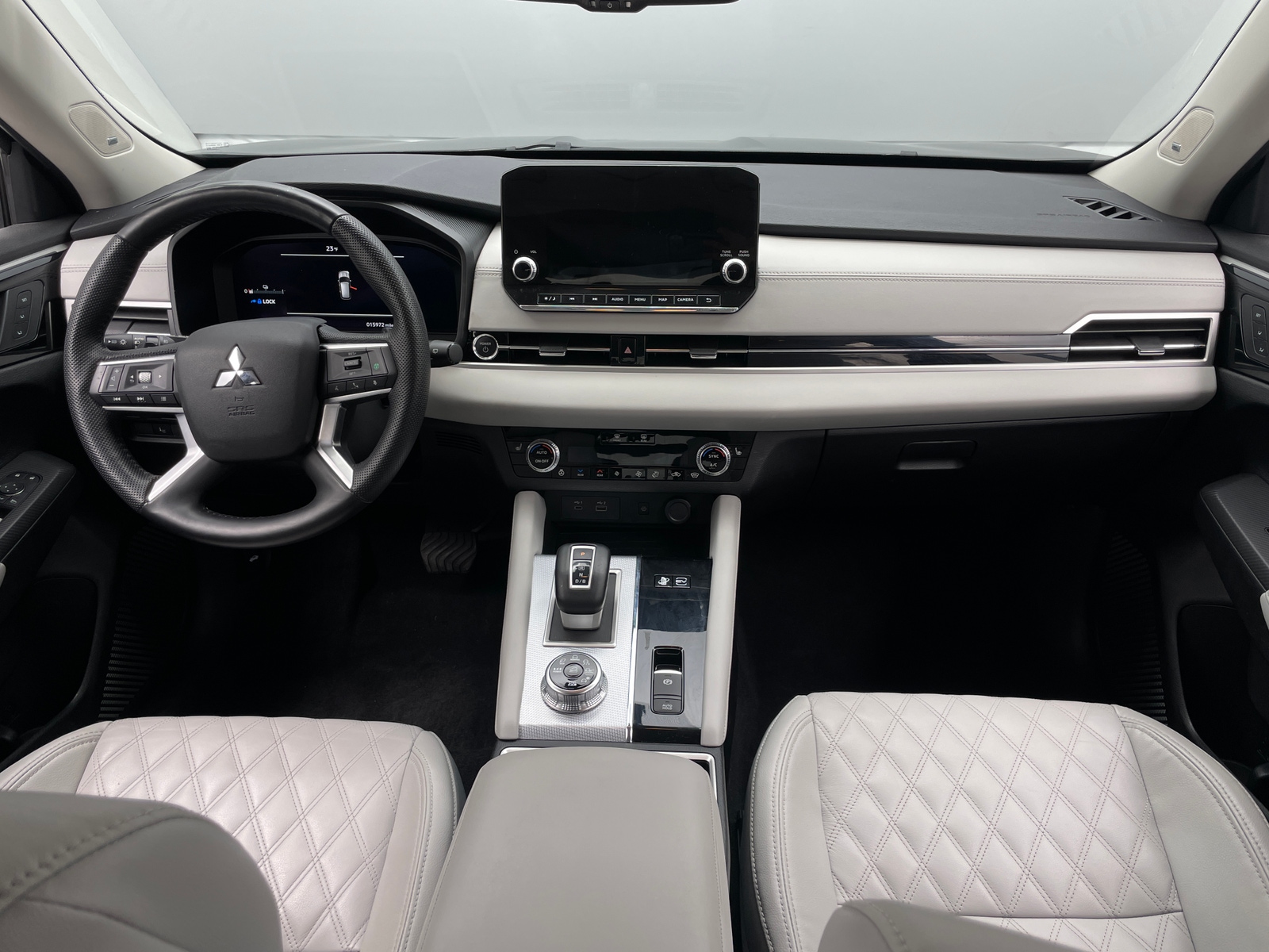 Thumbnail: 2023 Mitsubishi Outlander - 2