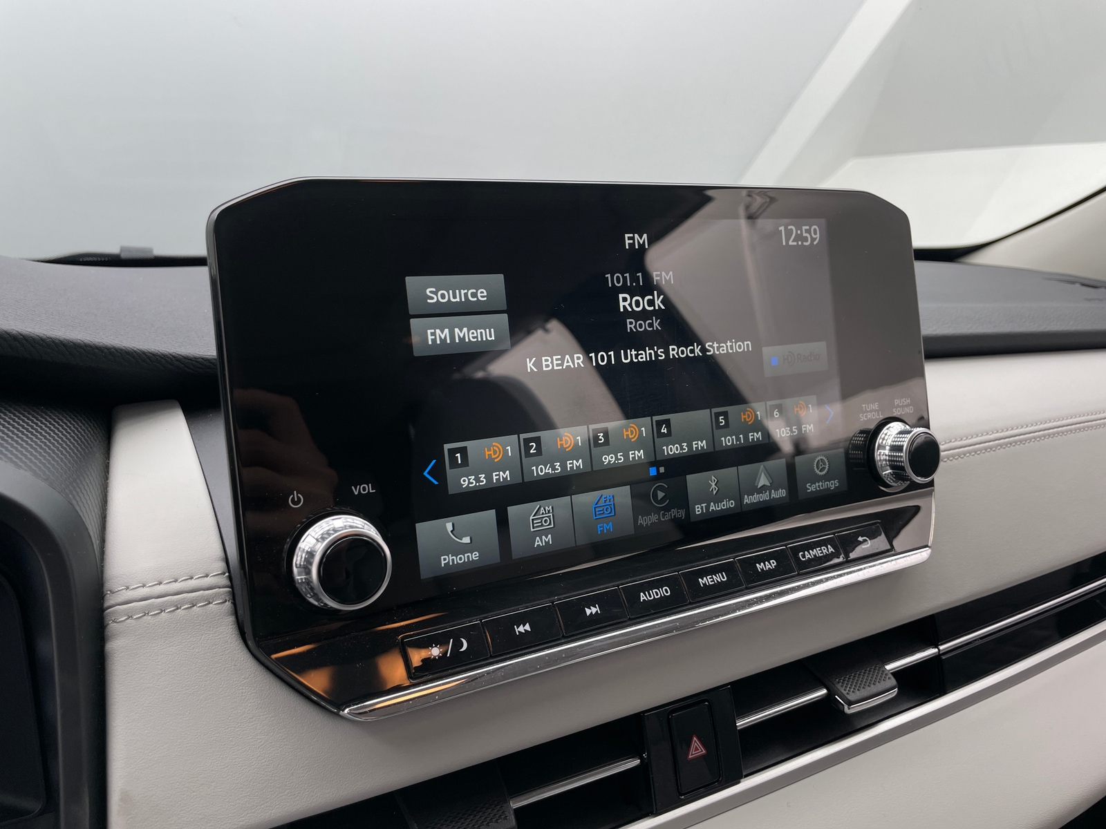 Thumbnail: 2023 Mitsubishi Outlander - 3