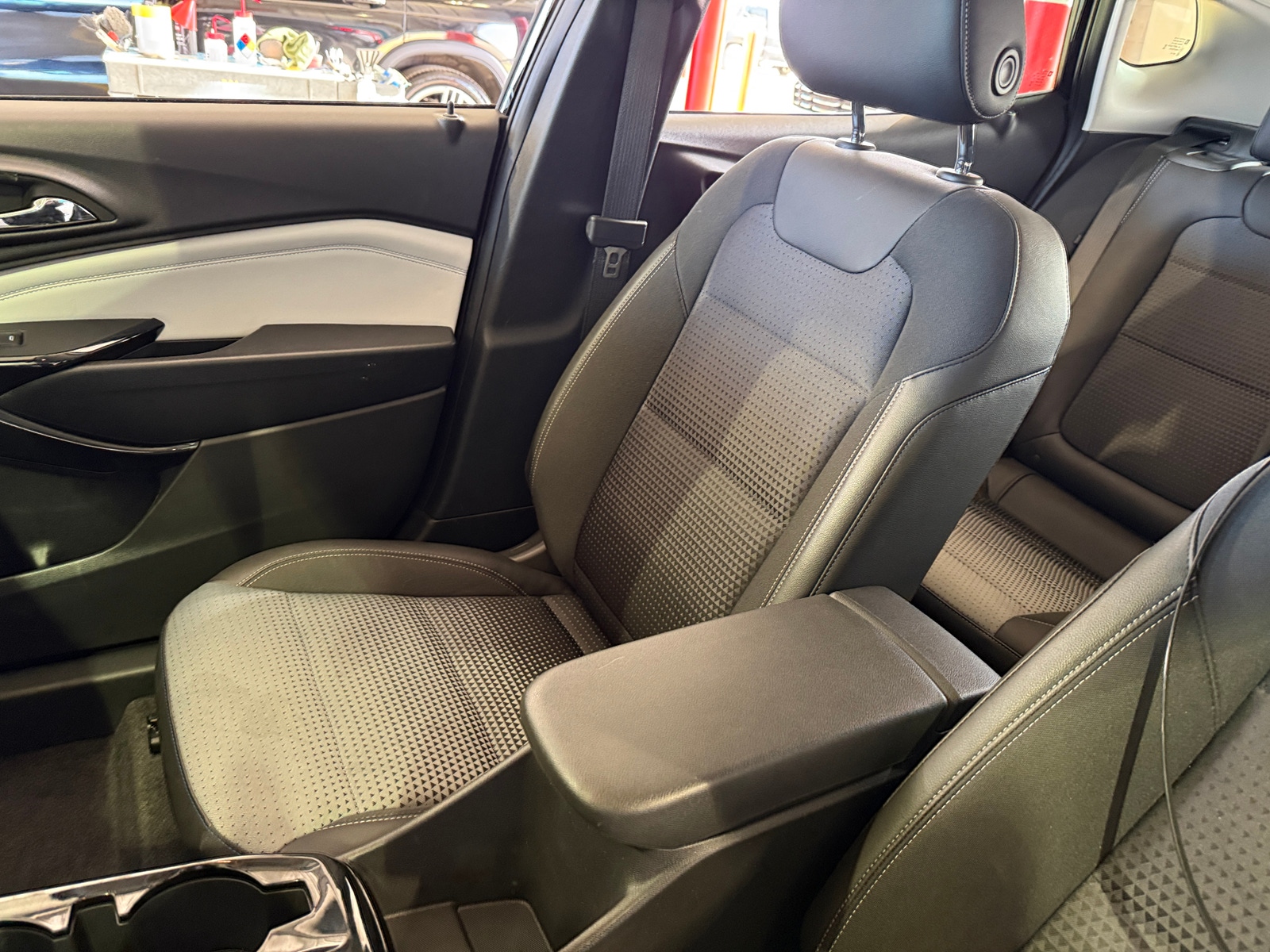 Thumbnail: 2025 Chevrolet Trax - 2