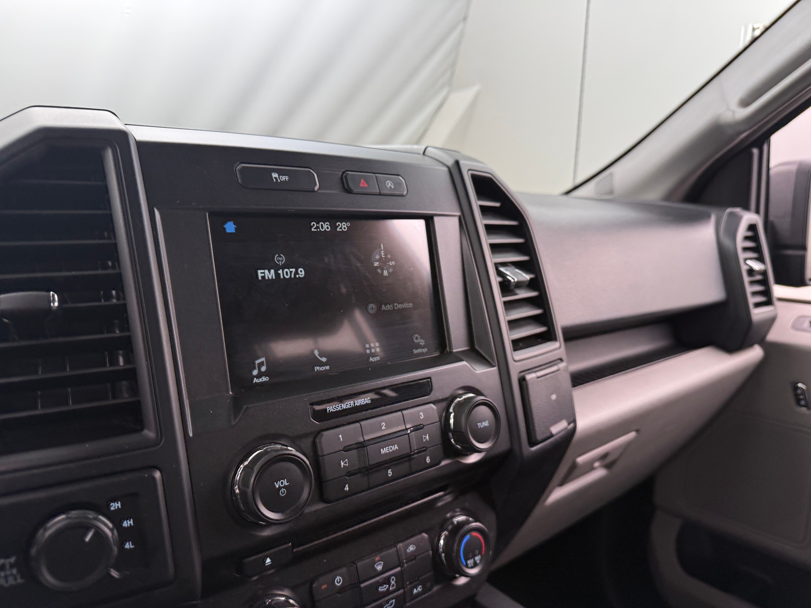 Thumbnail: 2018 Ford Econoline - 4