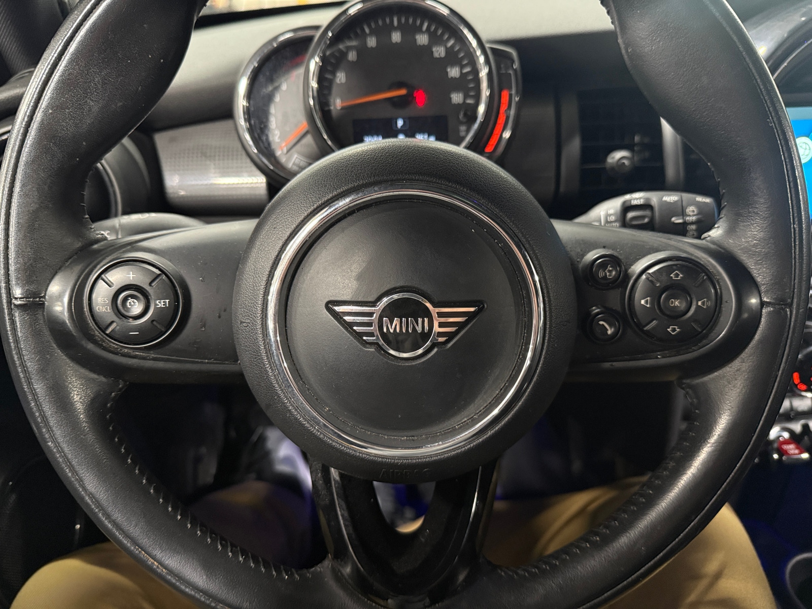 Thumbnail: 2020 MINI Cooper Hardtop - 4