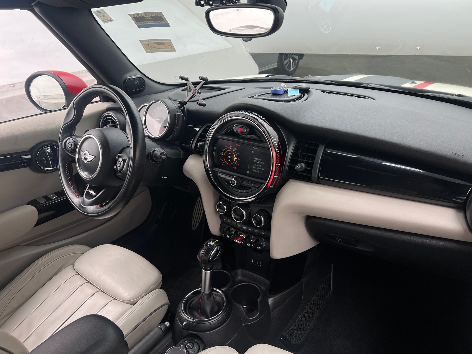 Thumbnail: 2017 MINI Cooper Convertible - 3