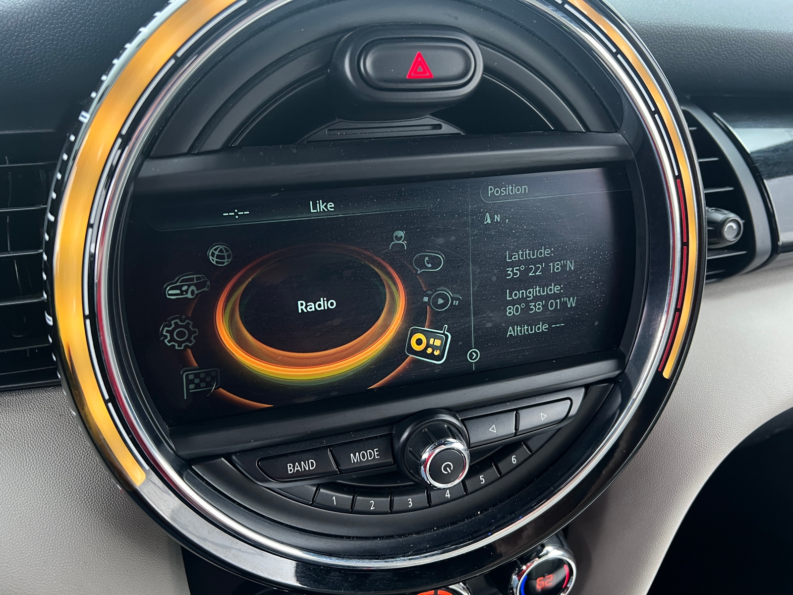 Thumbnail: 2017 MINI Cooper Convertible - 4