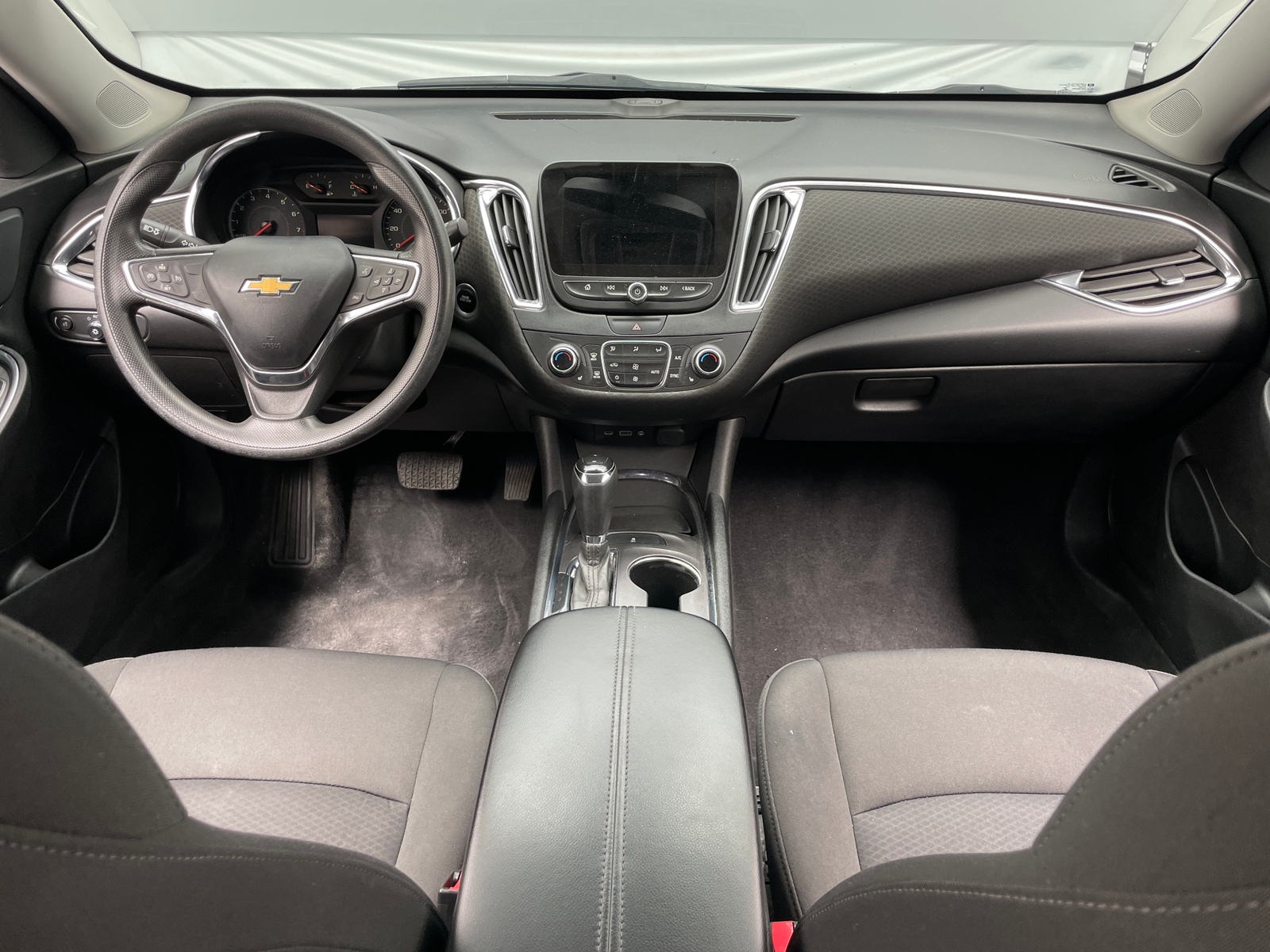 Thumbnail: 2019 Chevrolet Malibu - 3