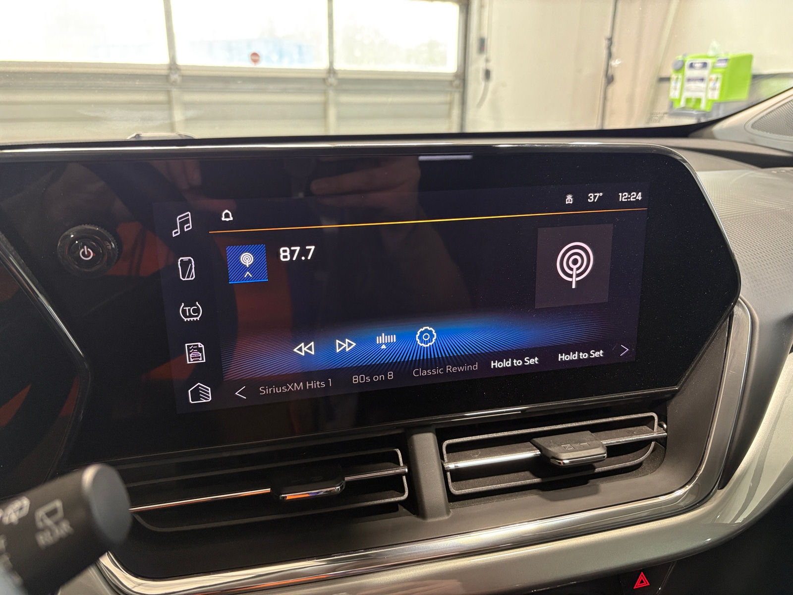 Thumbnail: 2025 Chevrolet Trax - 4