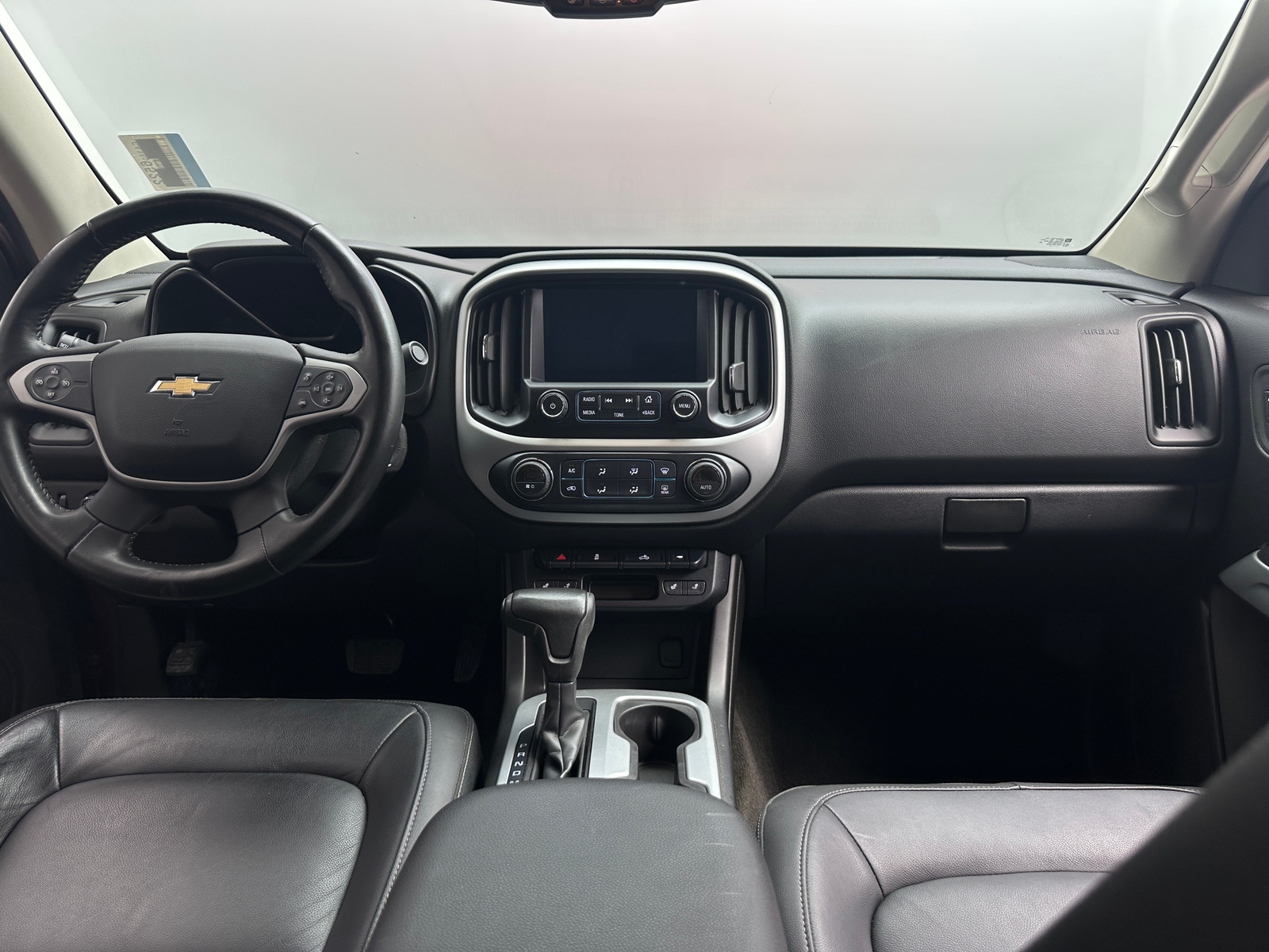 Thumbnail: 2015 Chevrolet Colorado - 3