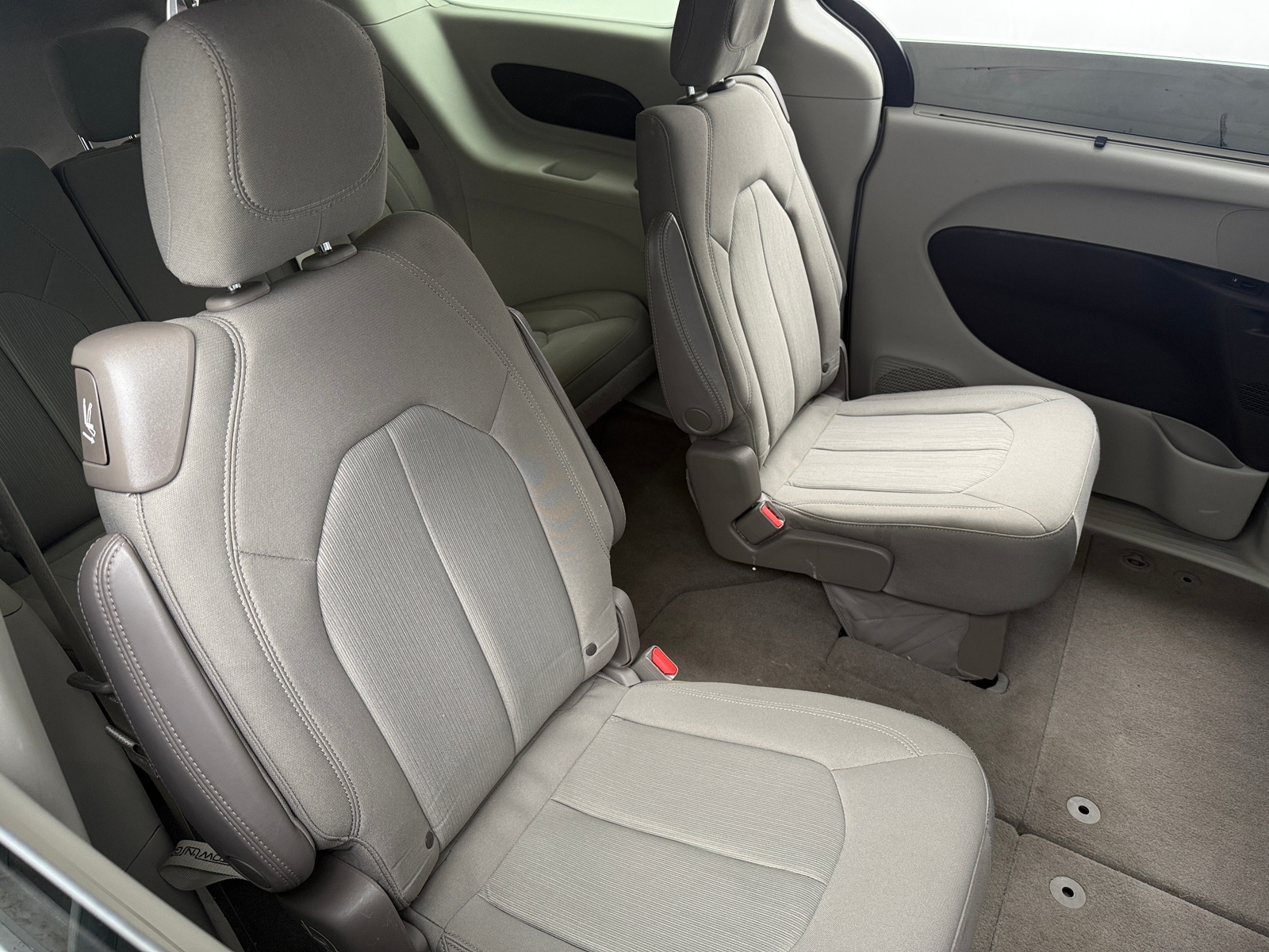 Thumbnail: 2019 Chrysler Pacifica - 6